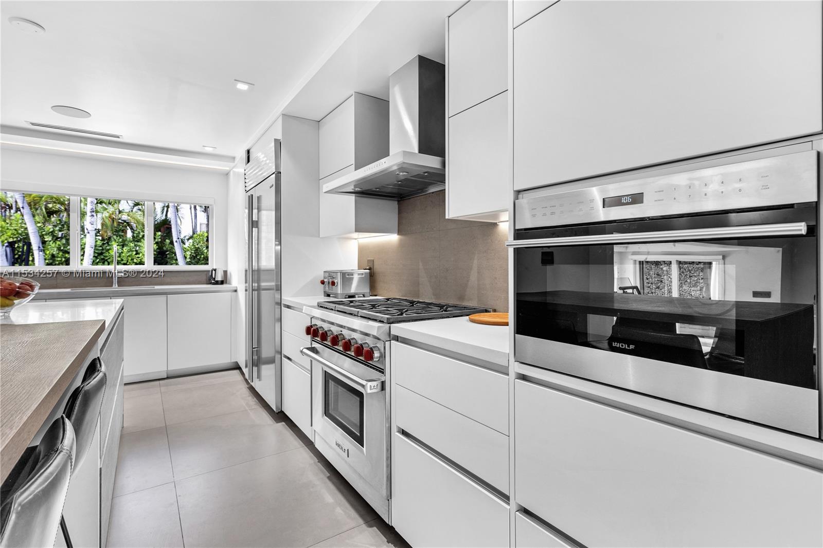 TROPICAL ISLE HOMES - Residential