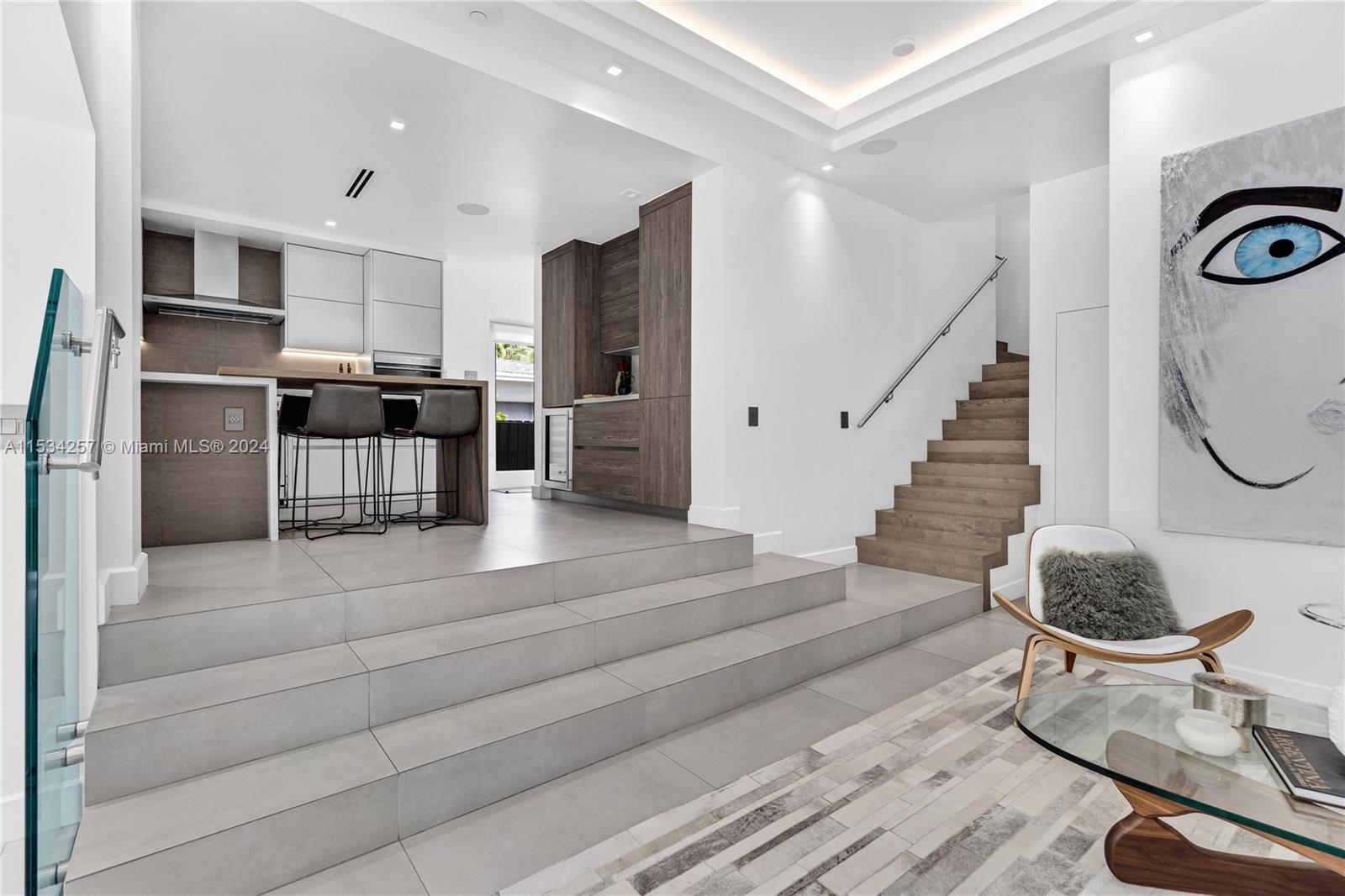 TROPICAL ISLE HOMES - Residential