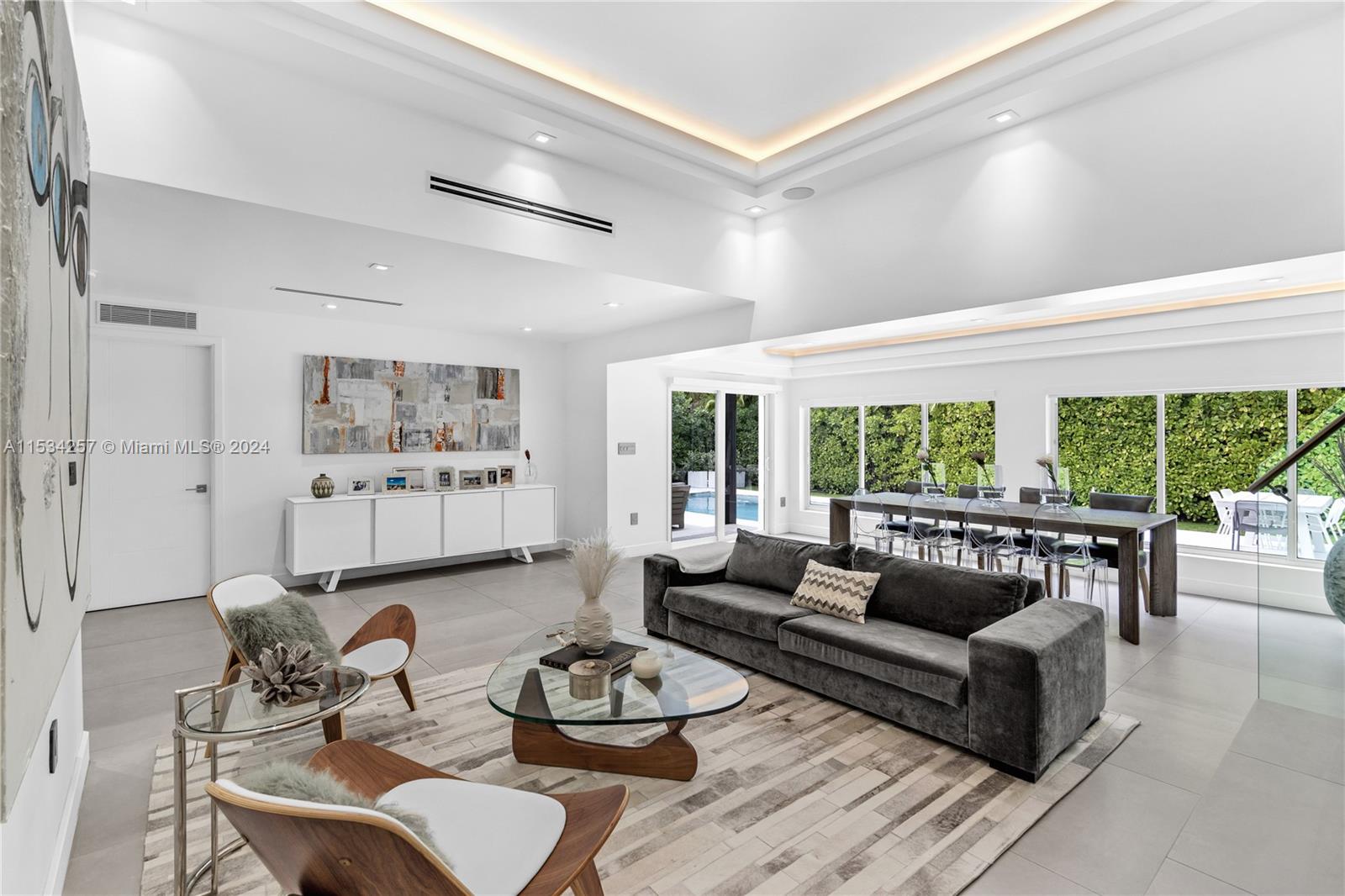 TROPICAL ISLE HOMES - Residential