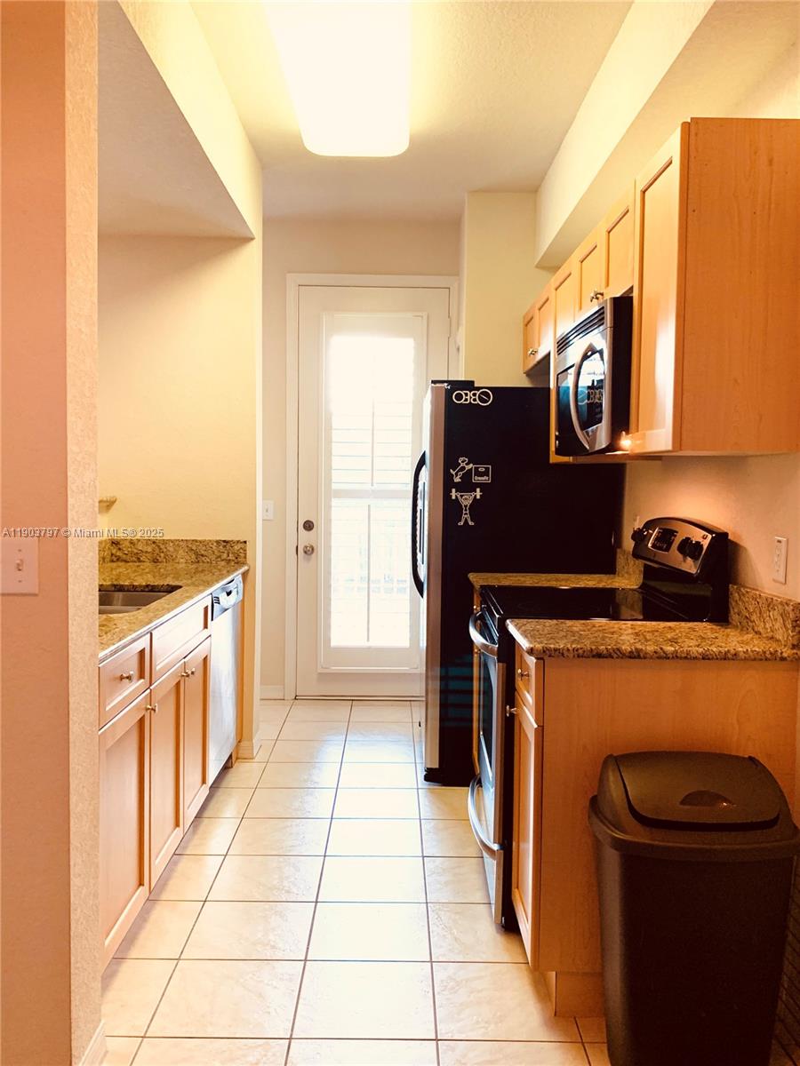 RESIDENCES AT LEGACY PLAC - Residential Lease