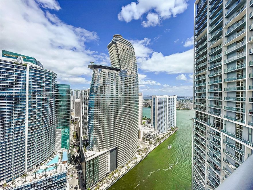 Beautiful 2-bedroom, 2-bath residence located on the 44th floor at Icon Brickell, featuring breathtaking views of Biscayne Bay and the most iconic, modern buildings in Downtown Miami. Bright and spacious layout with floor-to-ceiling windows, modern finishes, and a large kitchen equipped with top-of-the-line appliances, perfect for entertaining. Resort-style amenities include a 300-foot-long swimming pool, one of the best spas in Miami, a state-of-the-art fitness center, game room, and 24-hour full-service concierge. Enjoy Brickell living at its finest with Cipriani and Cantina La 20 located right below the building, and world-class dining, shopping, and nightlife just steps away.