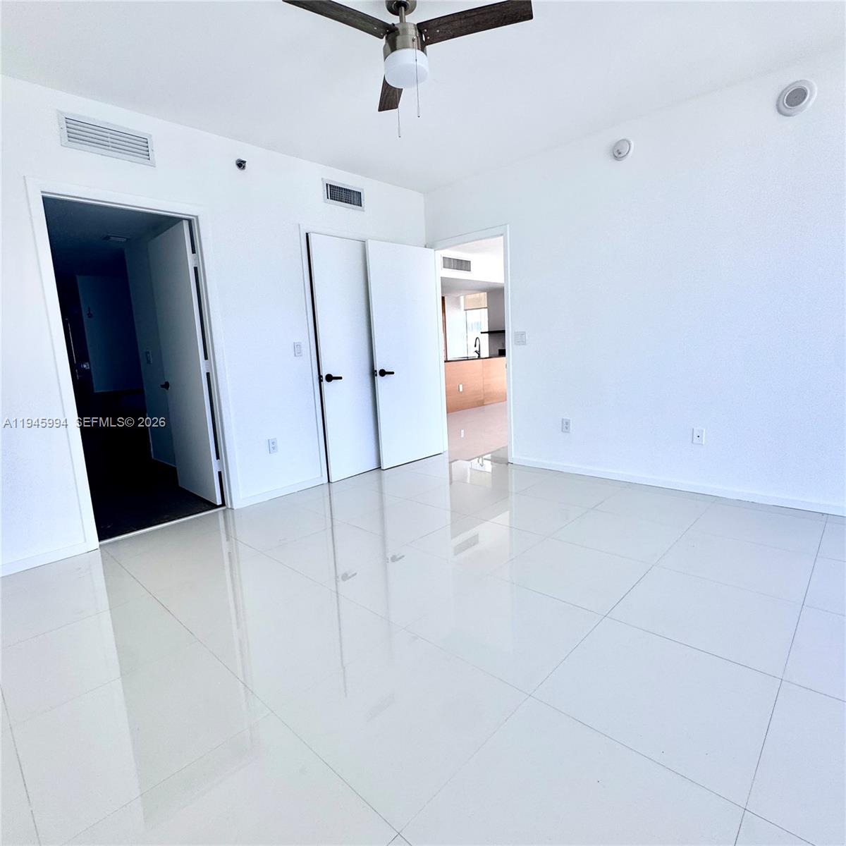 ICONBRICKELL CONDO NO 1 - Residential Lease
