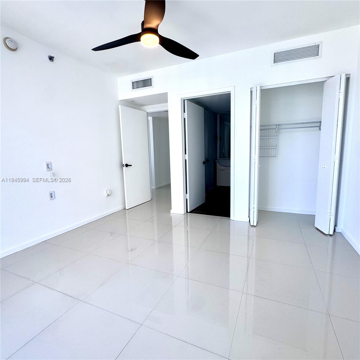 ICONBRICKELL CONDO NO 1 - Residential Lease