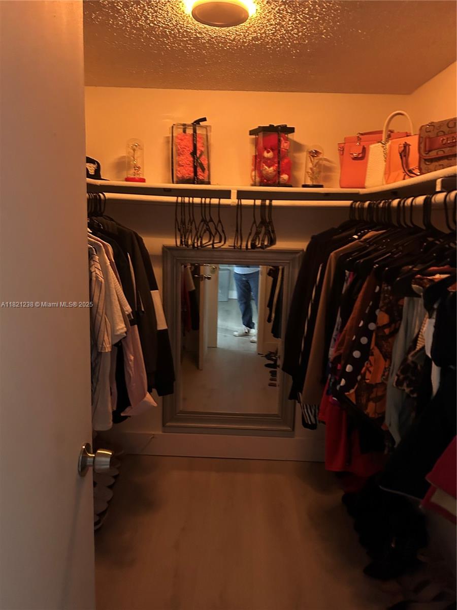 SAMARI LAKE EAST CONDO - Residential