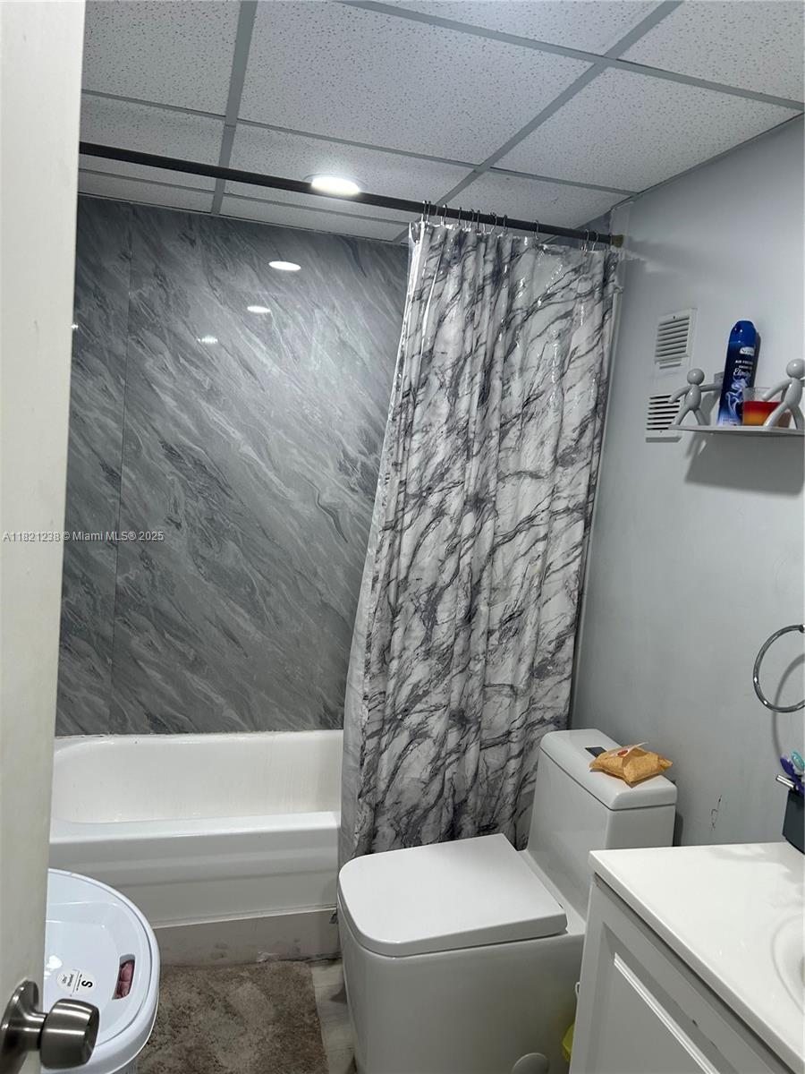 SAMARI LAKE EAST CONDO - Residential