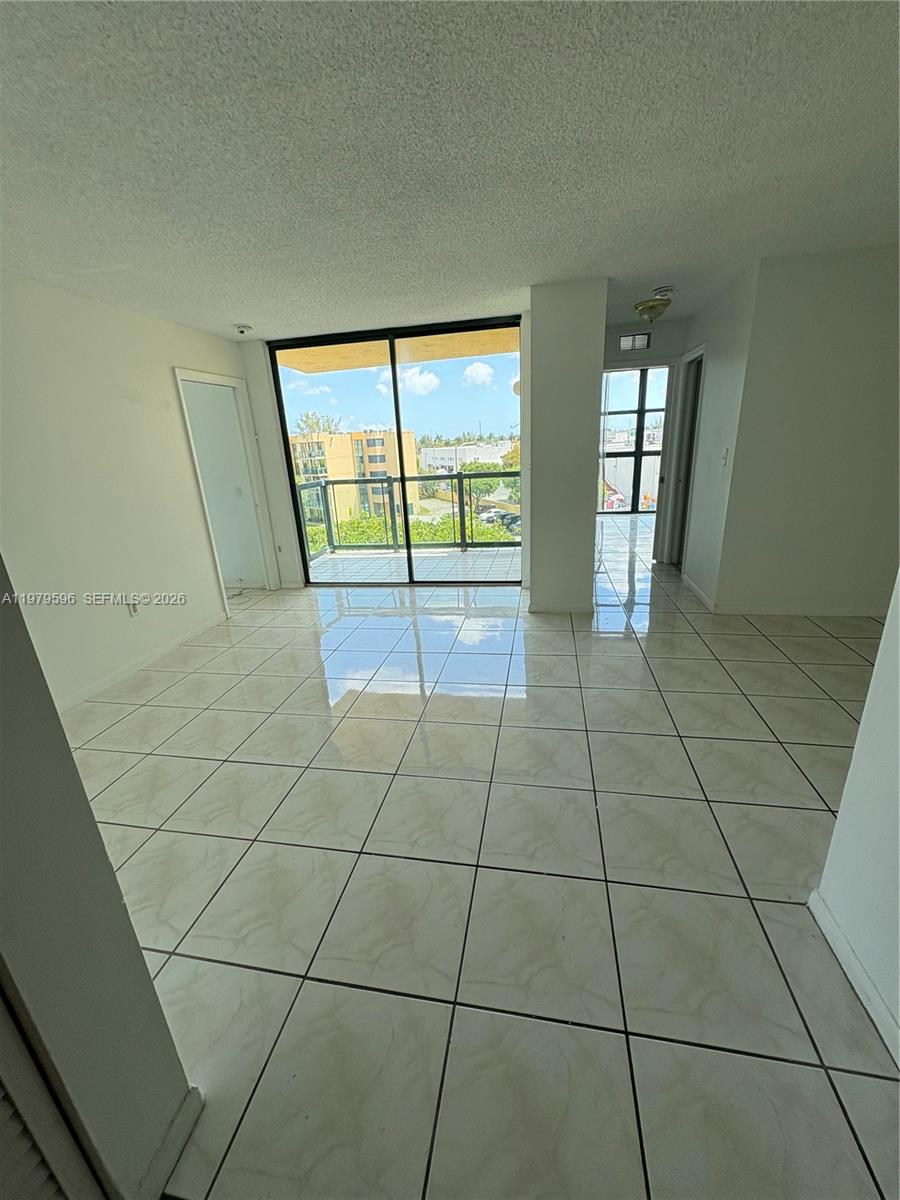 INTERNATIONAL PARK CONDO - Residential Lease