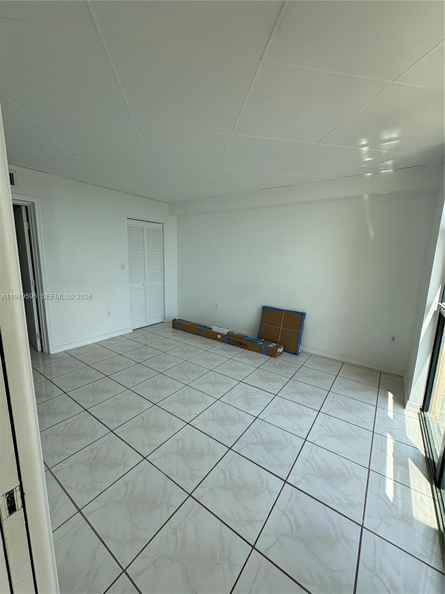 INTERNATIONAL PARK CONDO - Residential Lease