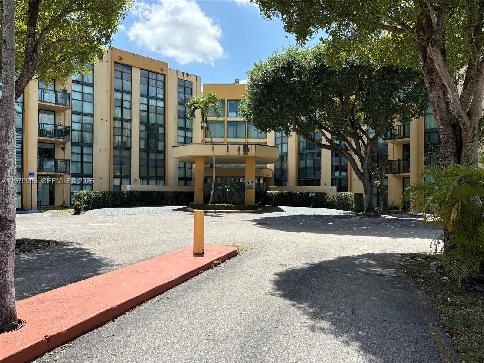 INTERNATIONAL PARK CONDO - Residential Lease