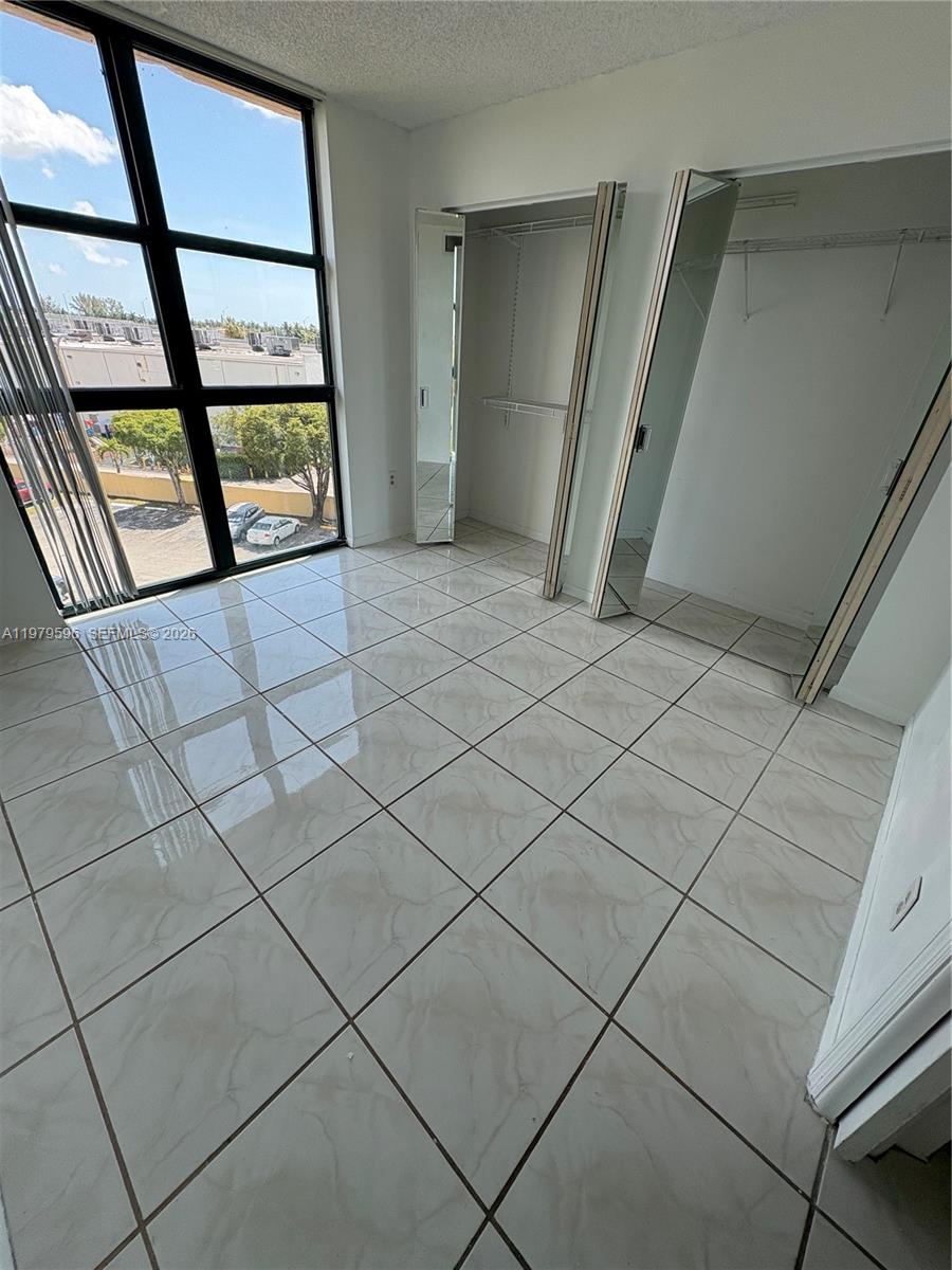 INTERNATIONAL PARK CONDO - Residential Lease