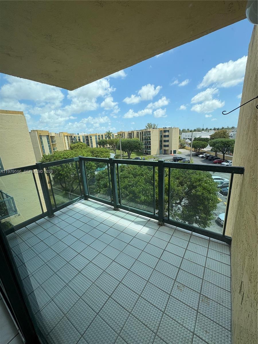 INTERNATIONAL PARK CONDO - Residential Lease