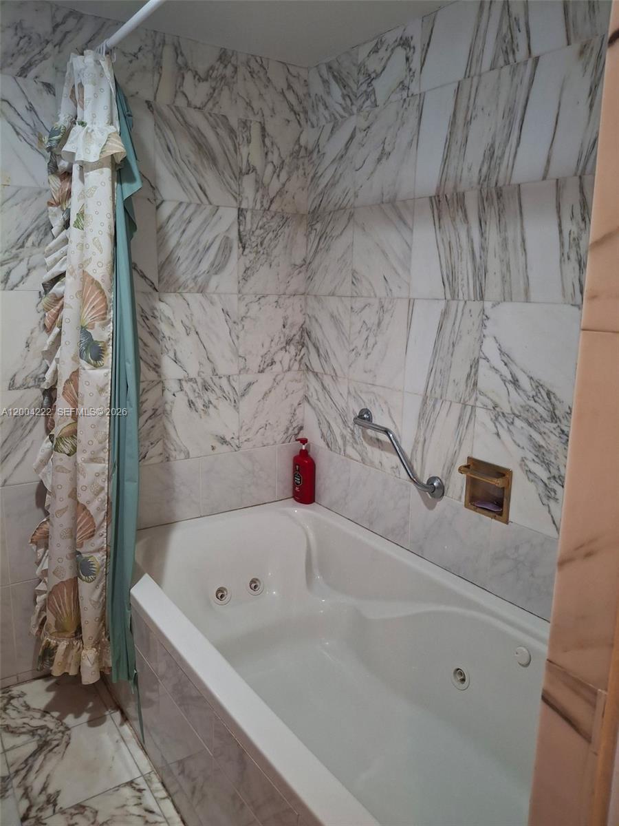 FLOYDS GROVES ESTATES - Residential