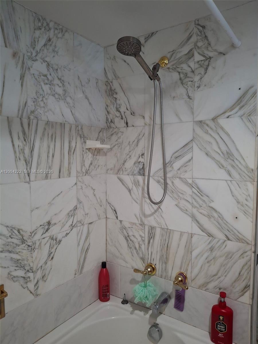 FLOYDS GROVES ESTATES - Residential