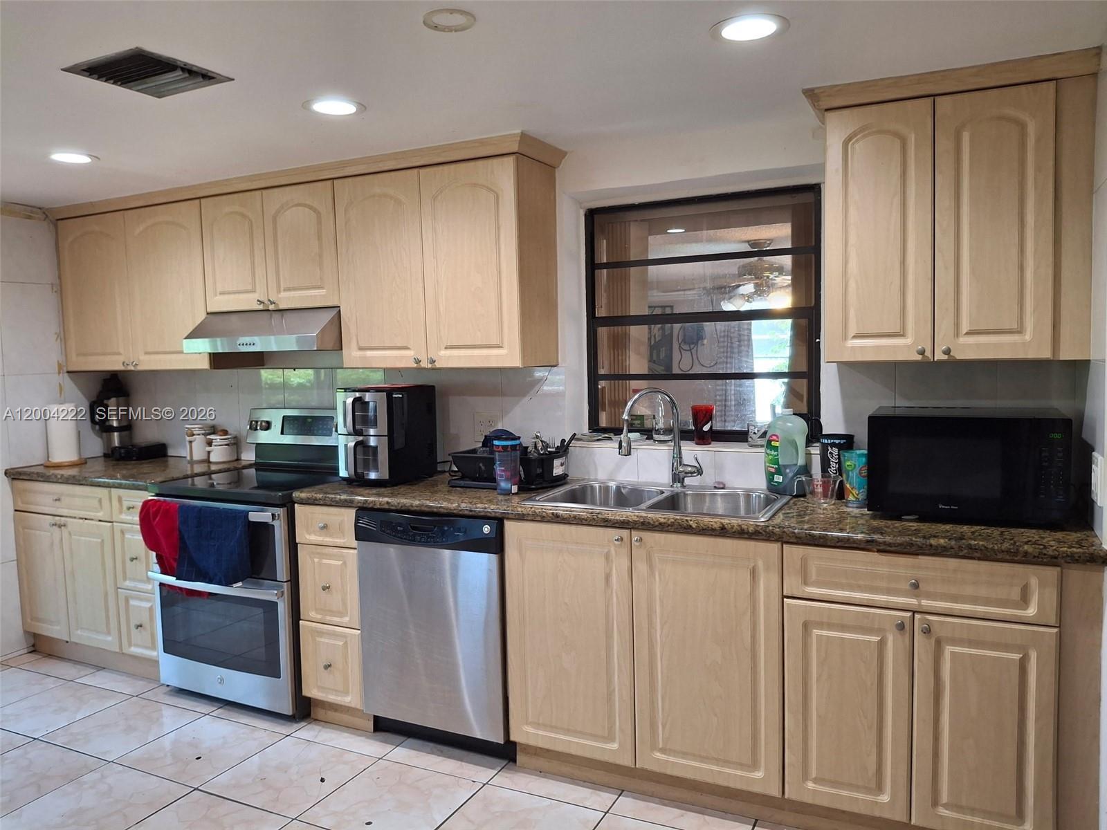 FLOYDS GROVES ESTATES - Residential