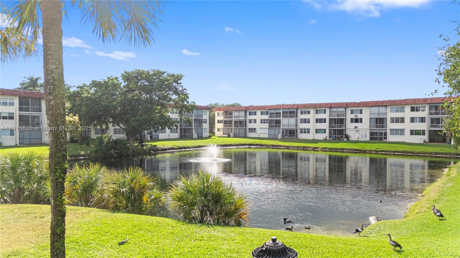 HOLLYBROOK GOLF AND - Residential