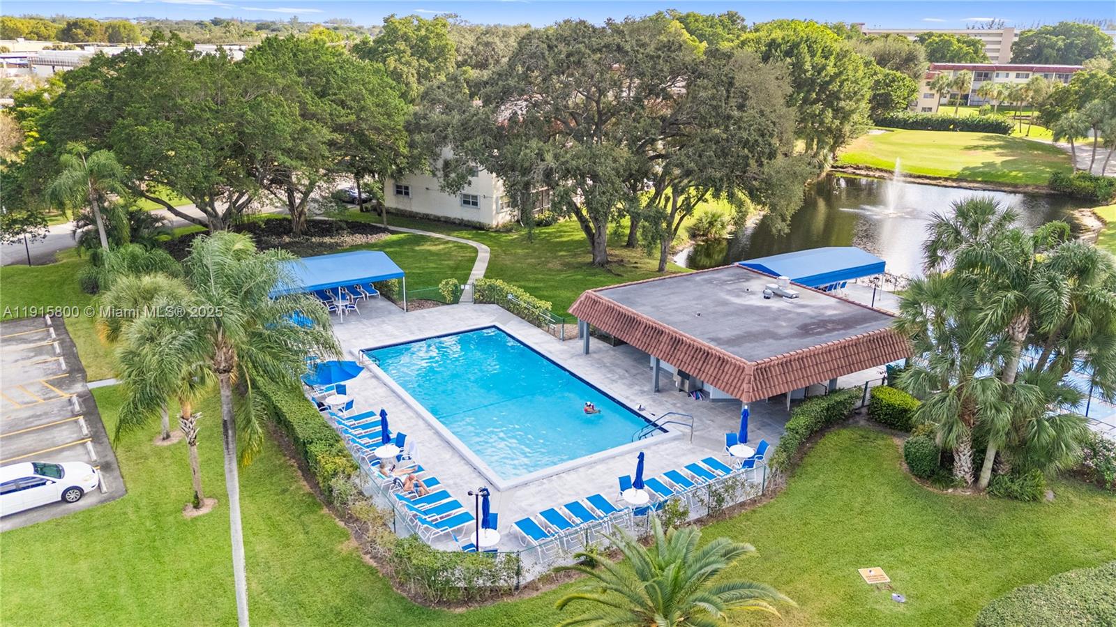 HOLLYBROOK GOLF AND - Residential