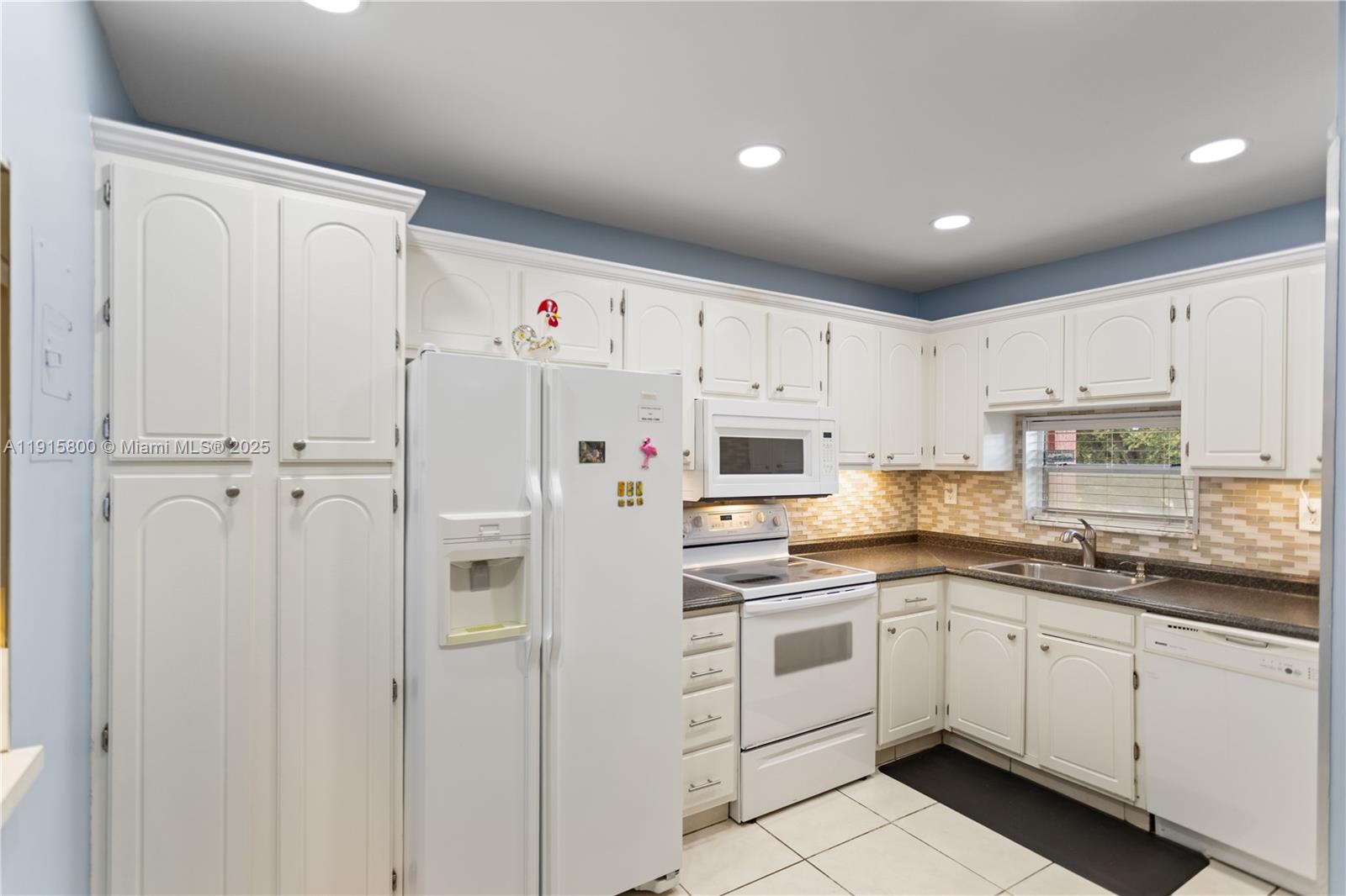 8940 S Hollybrook Blvd 53-304