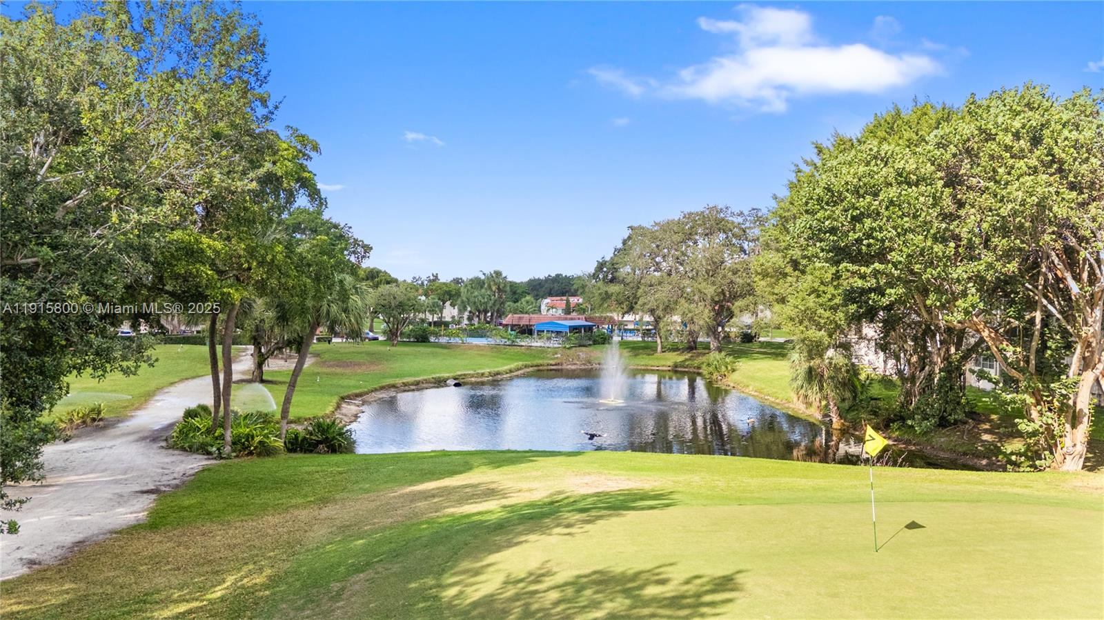 HOLLYBROOK GOLF AND - Residential