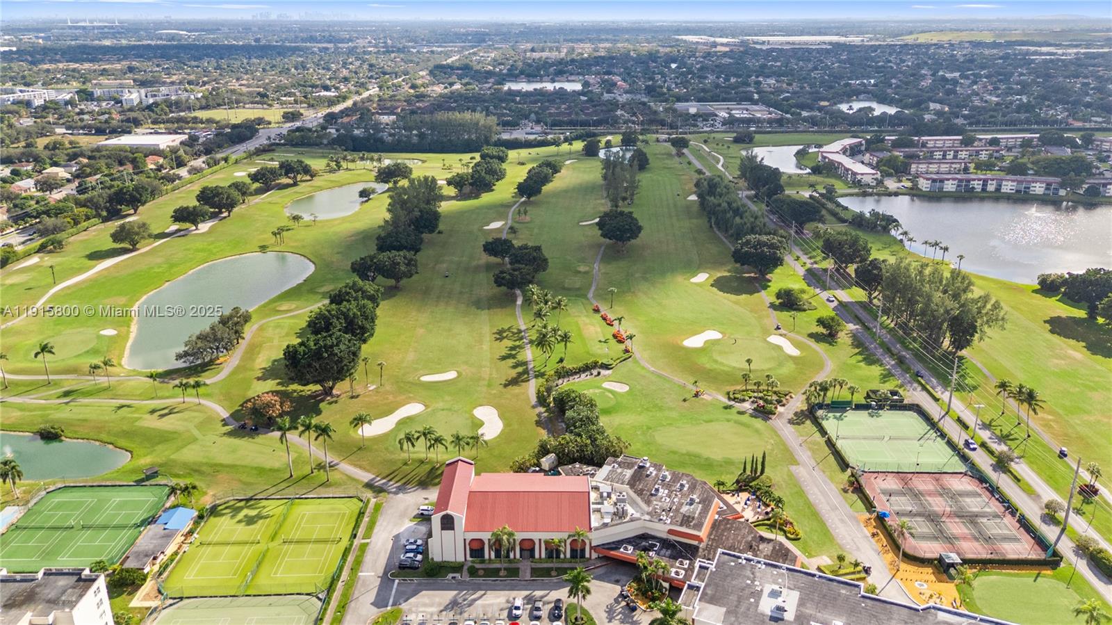 HOLLYBROOK GOLF AND - Residential