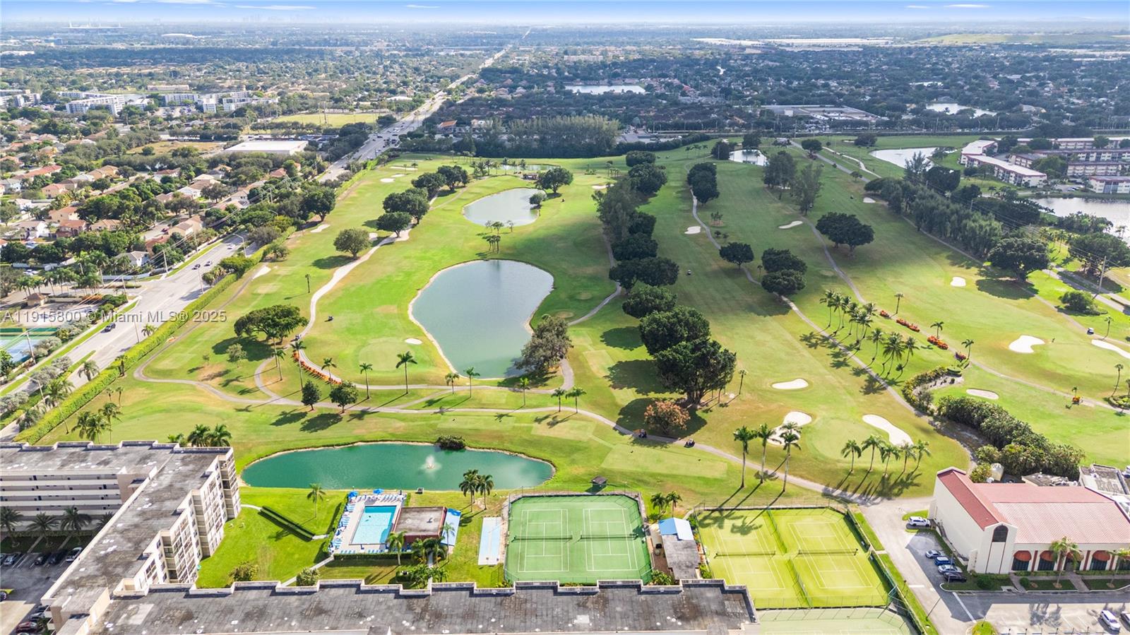 HOLLYBROOK GOLF AND - Residential