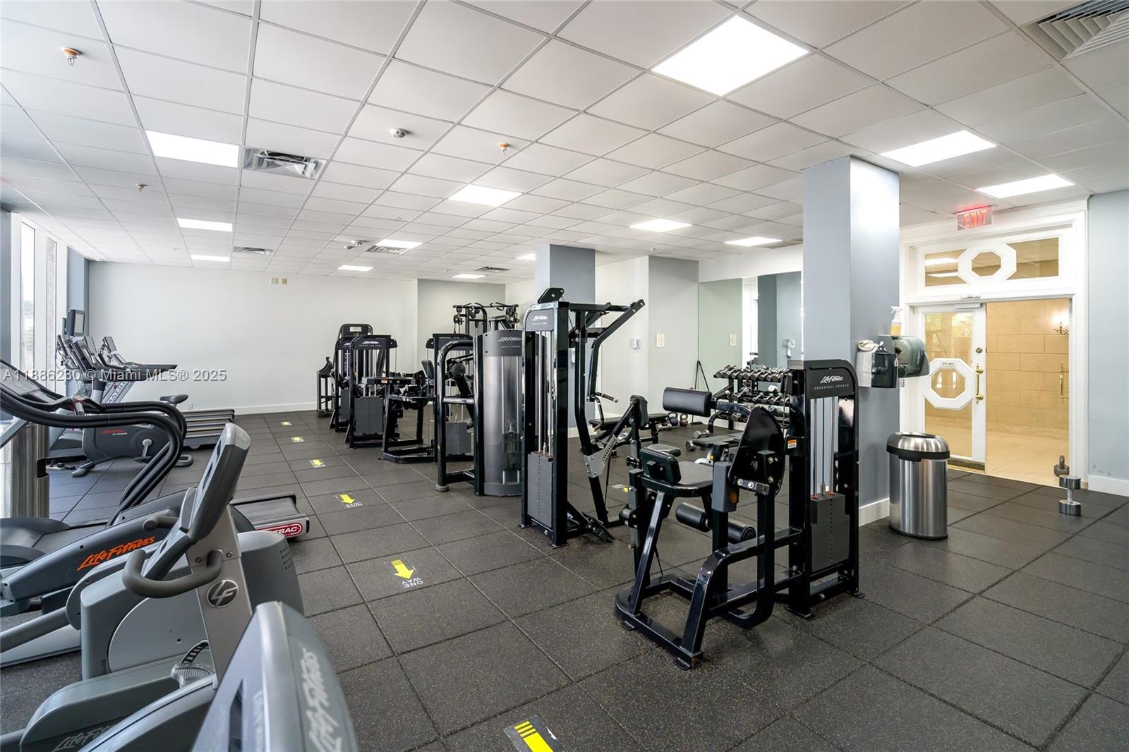 PARKER PLAZA ESTATES COND - Residential Lease