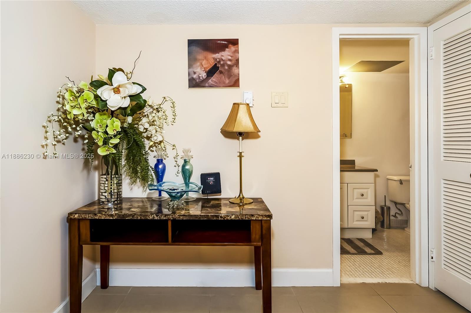 PARKER PLAZA ESTATES COND - Residential Lease