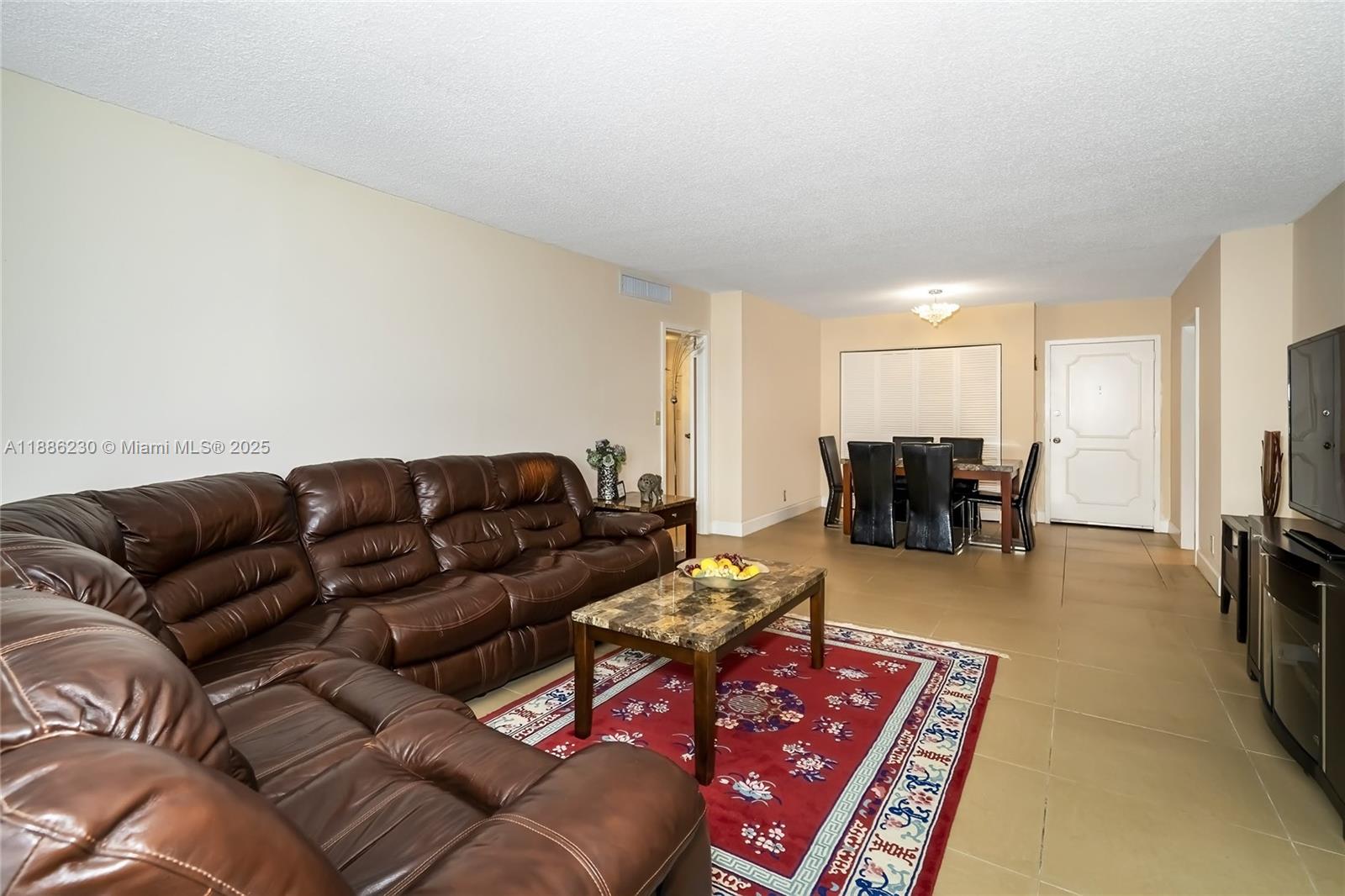 PARKER PLAZA ESTATES COND - Residential Lease