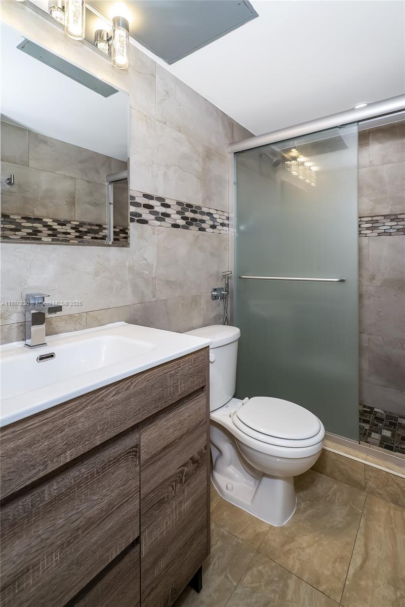 PARKER PLAZA ESTATES COND - Residential Lease