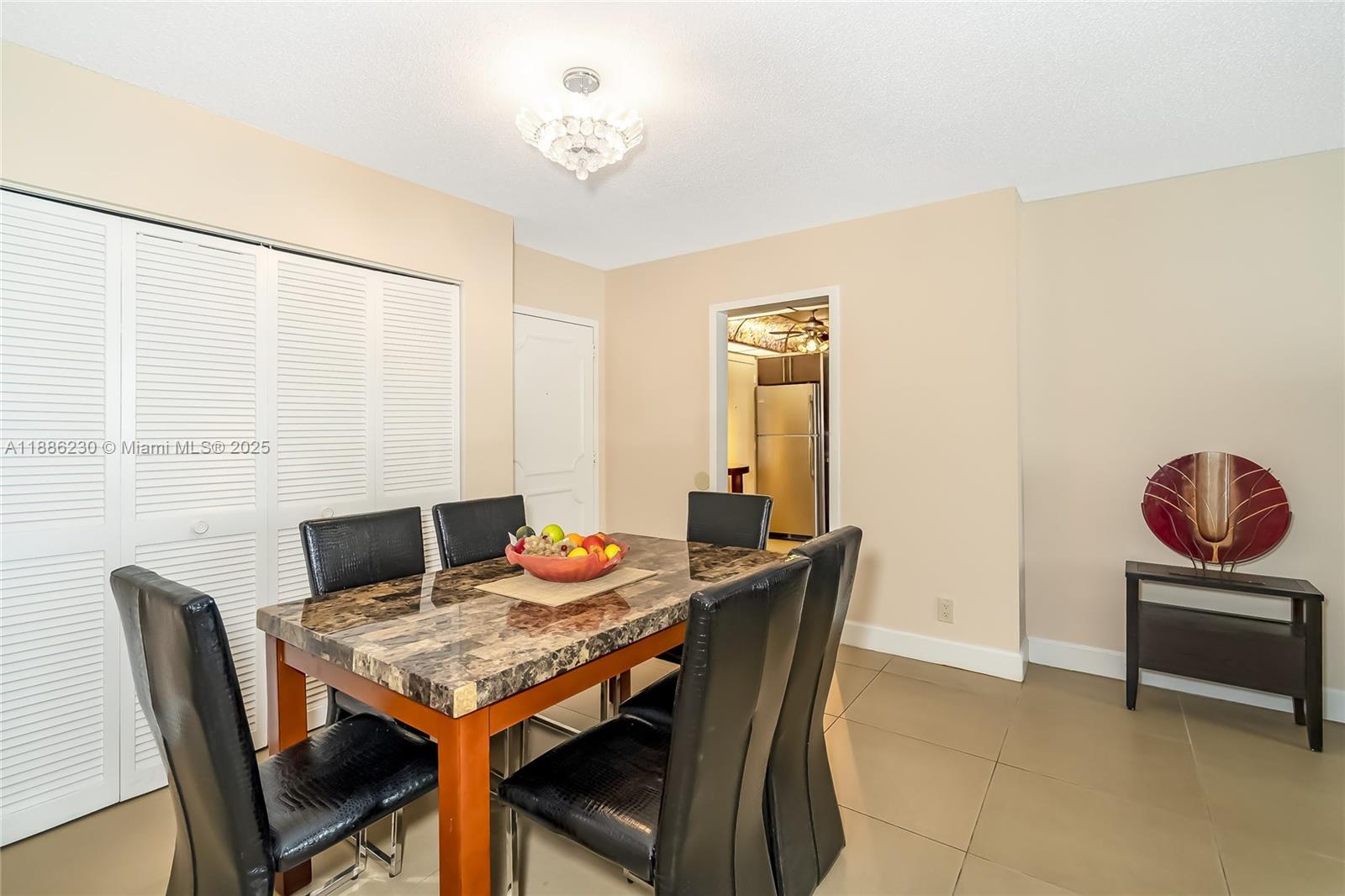 PARKER PLAZA ESTATES COND - Residential Lease