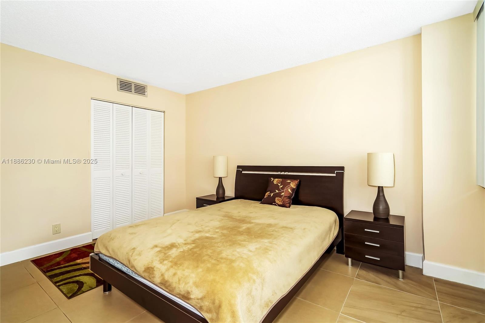 PARKER PLAZA ESTATES COND - Residential Lease