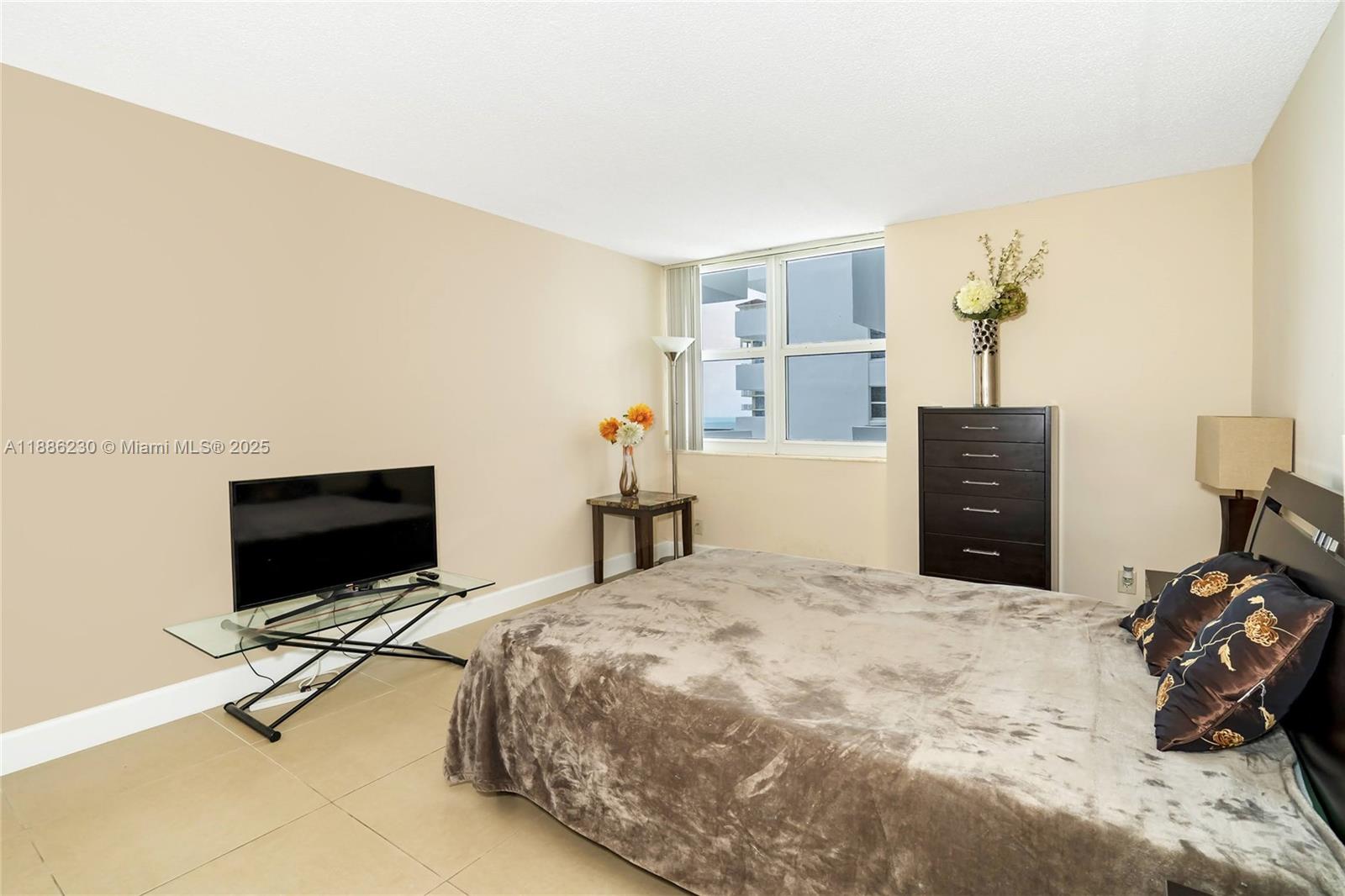 PARKER PLAZA ESTATES COND - Residential Lease