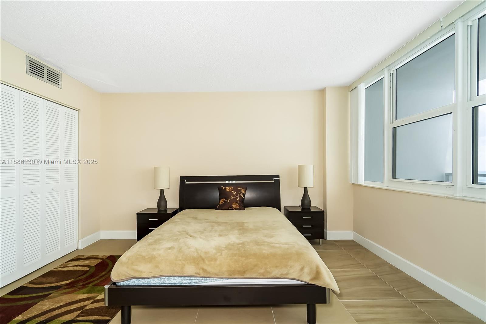 PARKER PLAZA ESTATES COND - Residential Lease