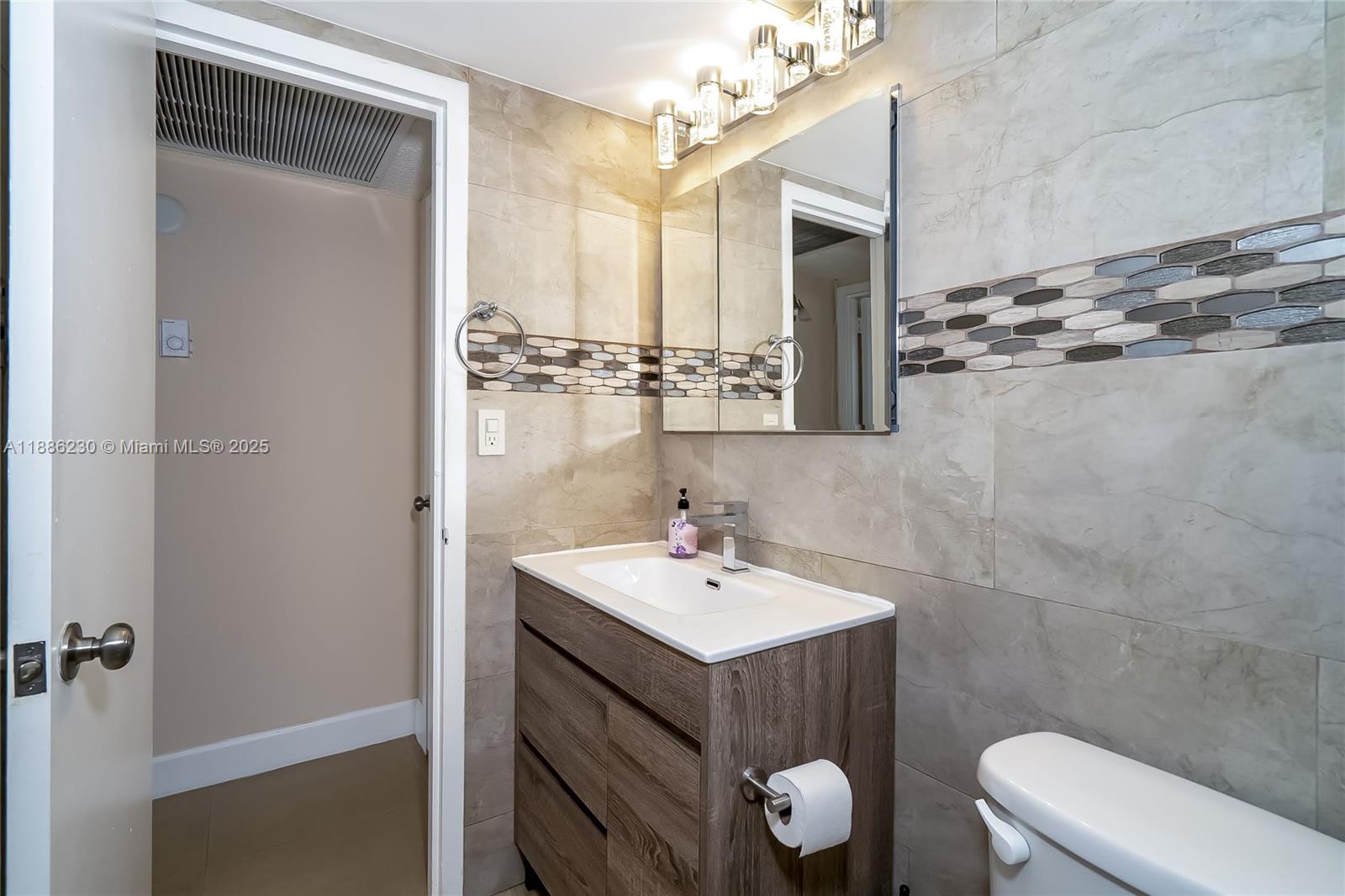 PARKER PLAZA ESTATES COND - Residential Lease