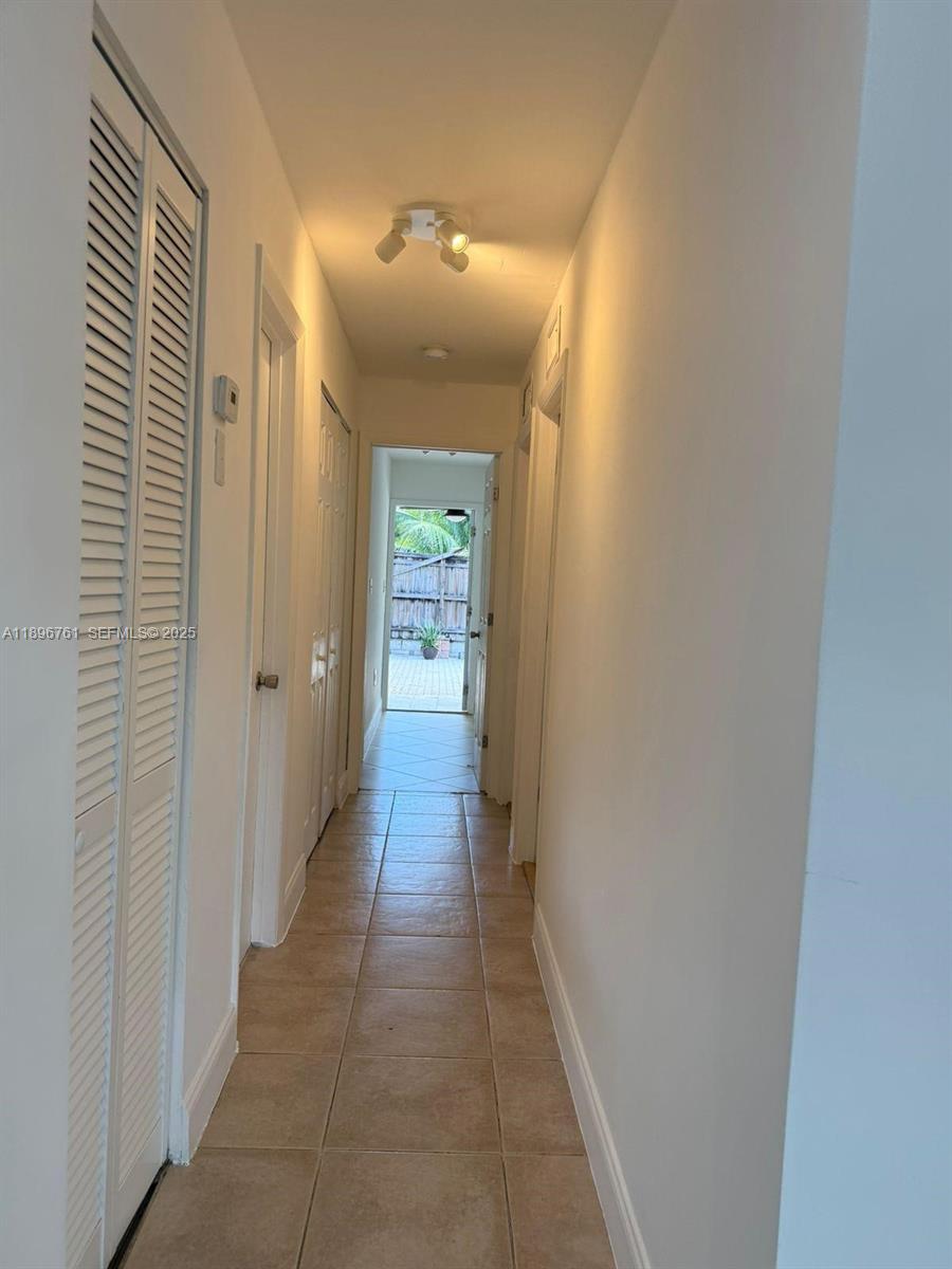 LAKE ISLAND - Residential