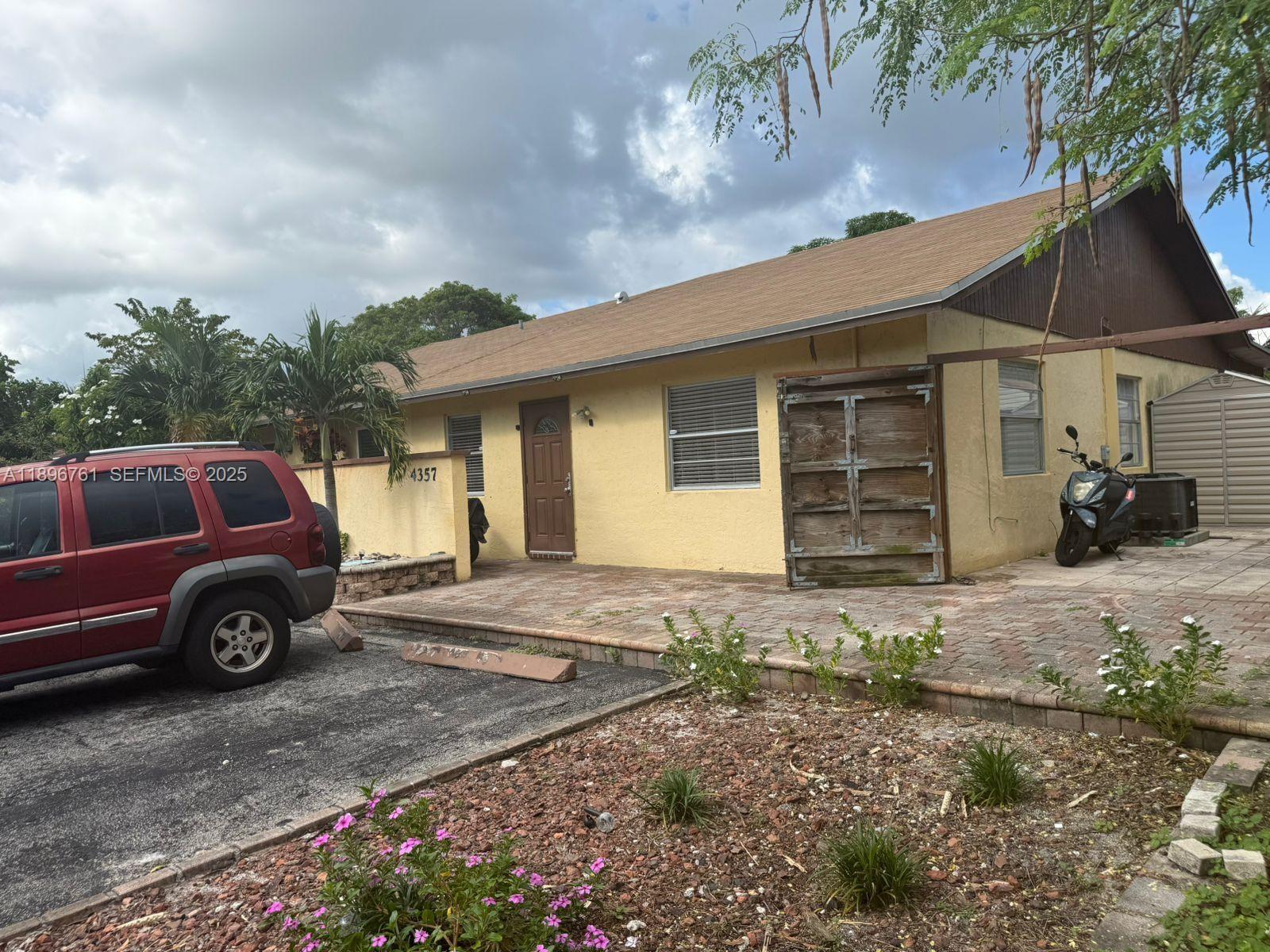 LAKE ISLAND - Residential