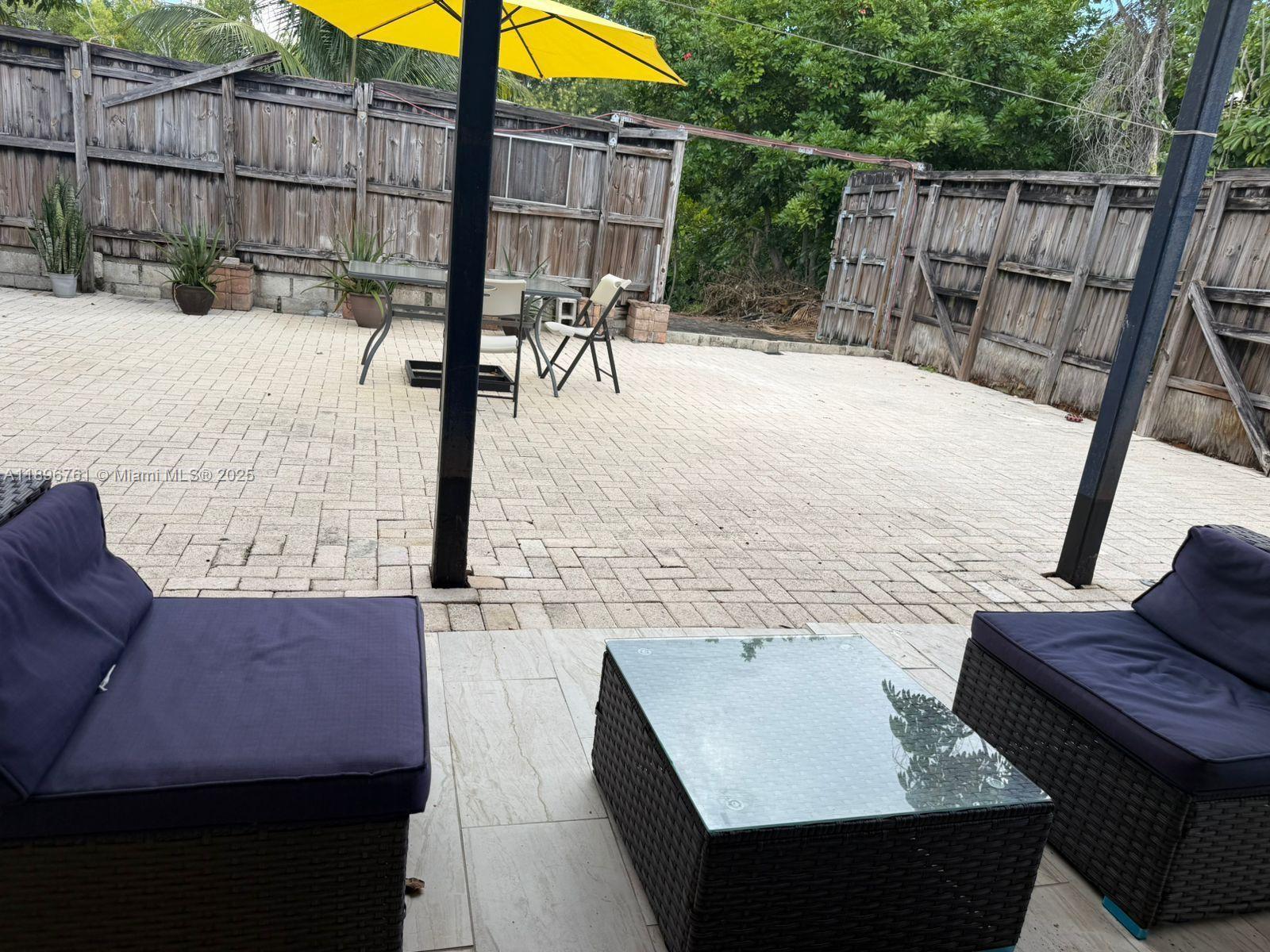 LAKE ISLAND - Residential