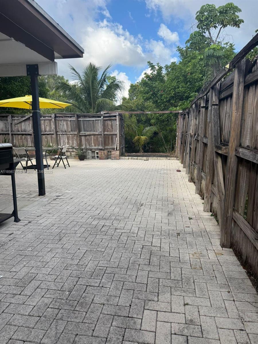 LAKE ISLAND - Residential