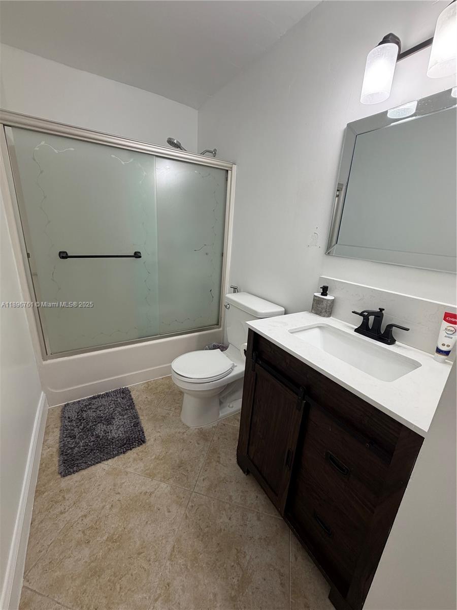 LAKE ISLAND - Residential