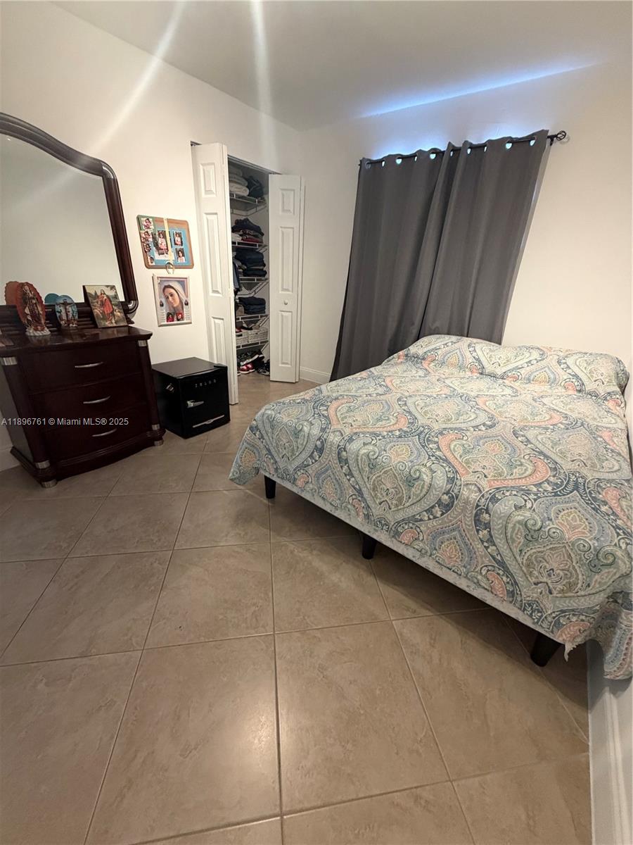 LAKE ISLAND - Residential