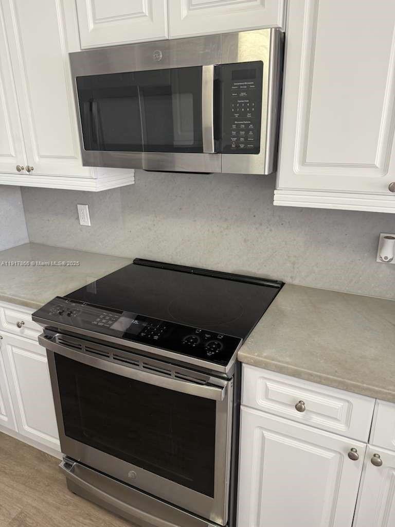 IVANHOE EAST AT CENTURY V - Residential