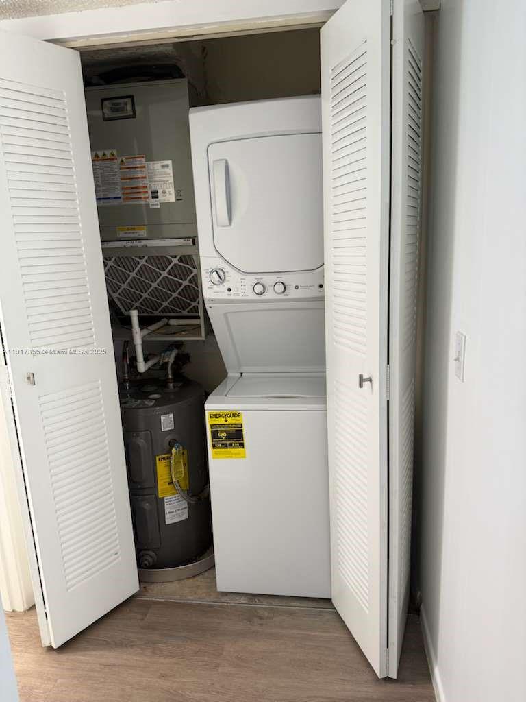 IVANHOE EAST AT CENTURY V - Residential