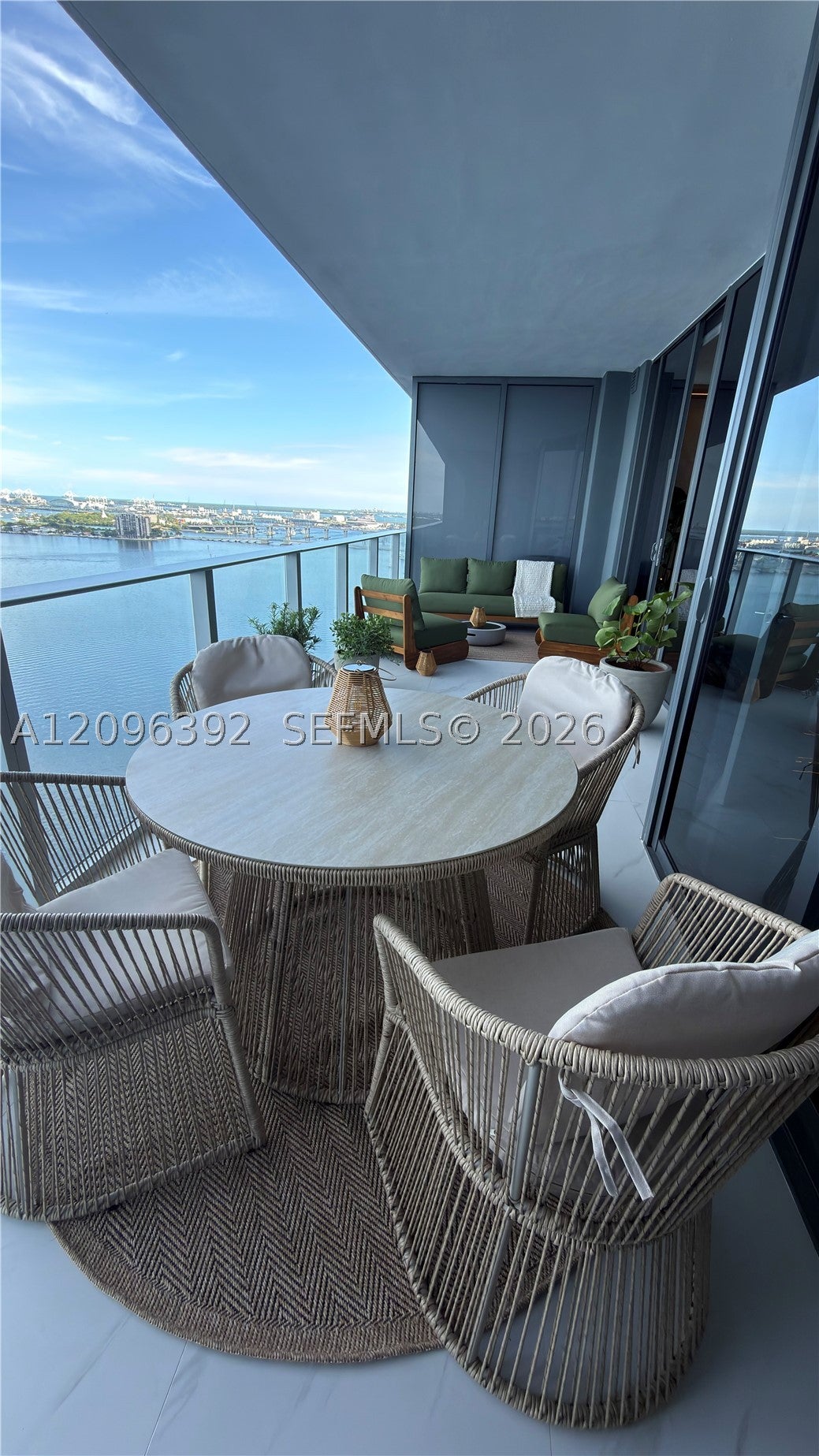 700 NE 24 st 2106