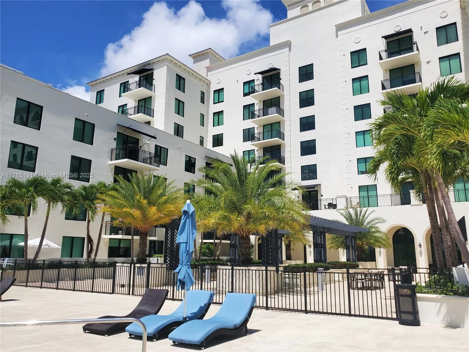 Coral Gables, Florida 33134, United States, 2 Bedrooms Bedrooms, ,2 BathroomsBathrooms,Residential,Active,91310