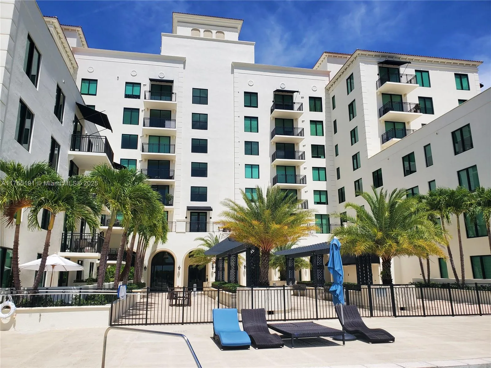 Coral Gables, Florida 33134, United States, 2 Bedrooms Bedrooms, ,2 BathroomsBathrooms,Residential,Active,91310