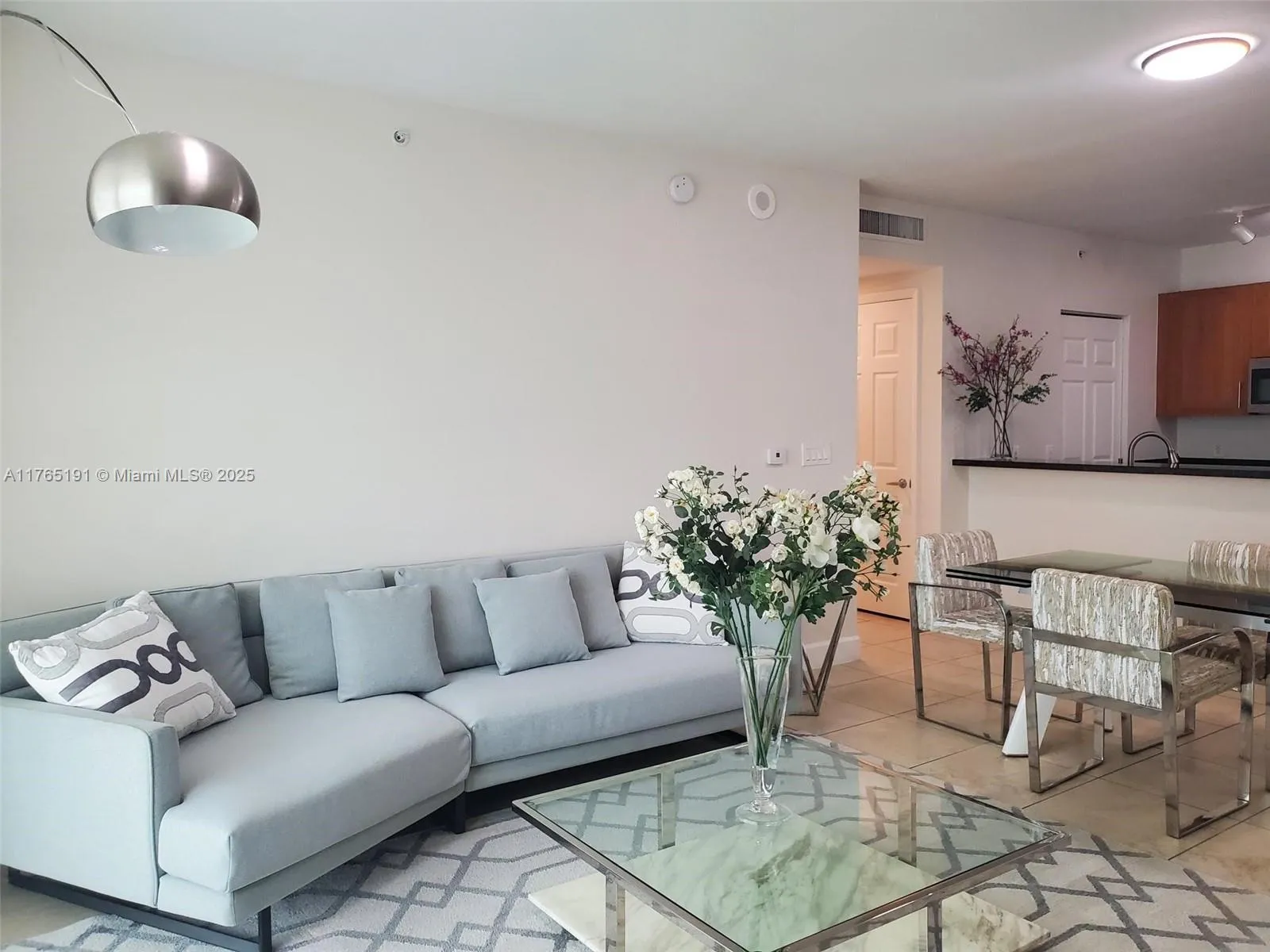 Coral Gables, Florida 33134, United States, 2 Bedrooms Bedrooms, ,2 BathroomsBathrooms,Residential,Active,91310