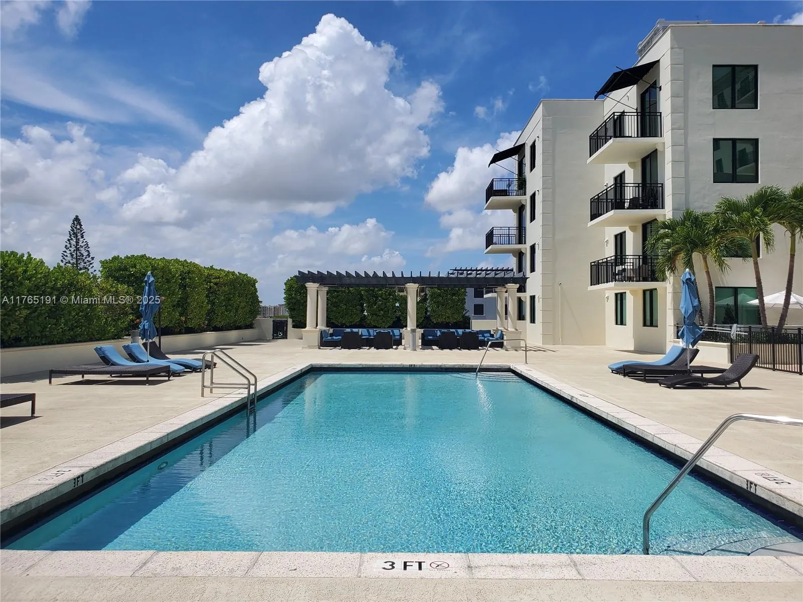 Coral Gables, Florida 33134, United States, 2 Bedrooms Bedrooms, ,2 BathroomsBathrooms,Residential,Active,91310