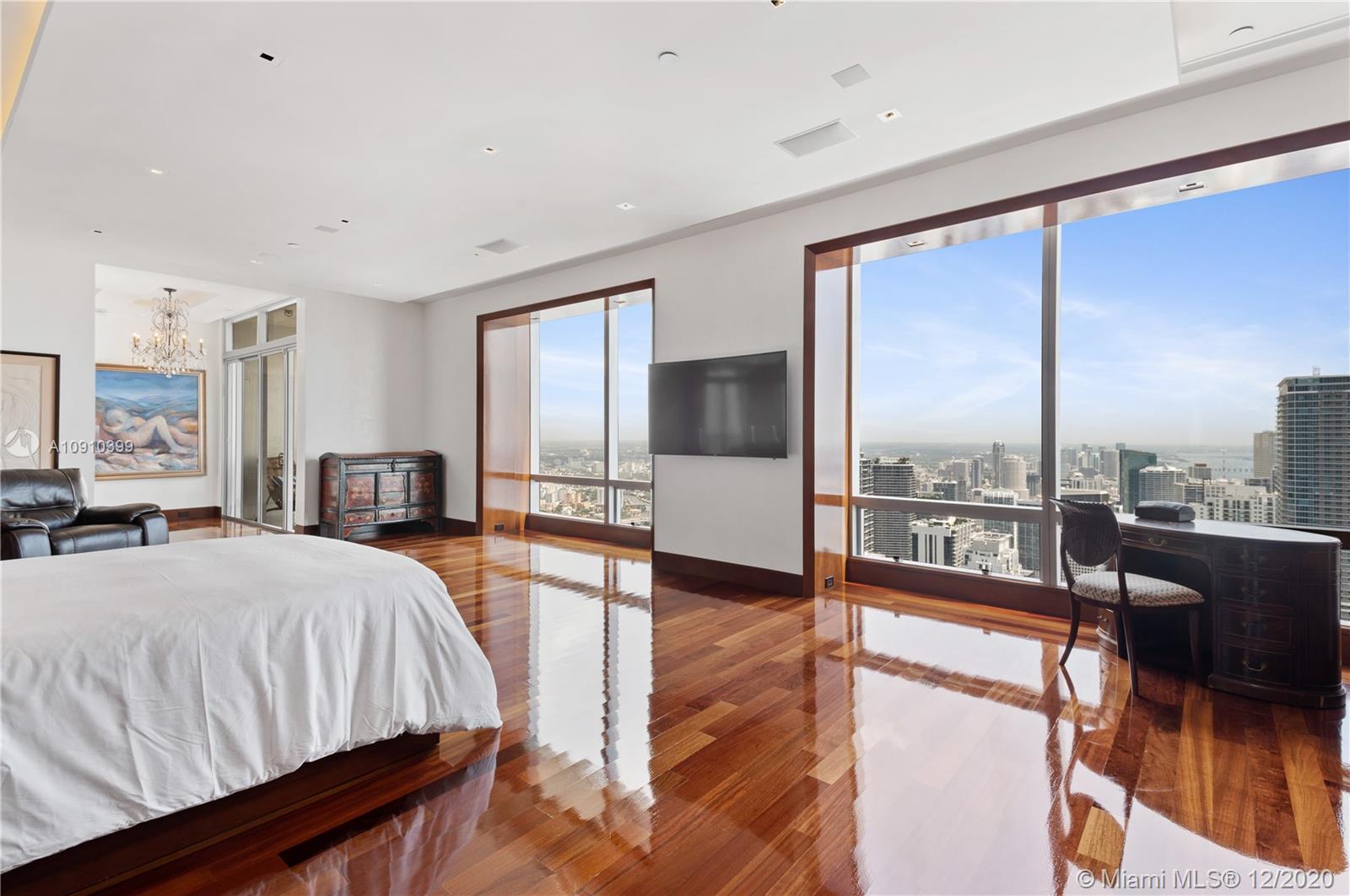 Four Seasons Residence - Residential