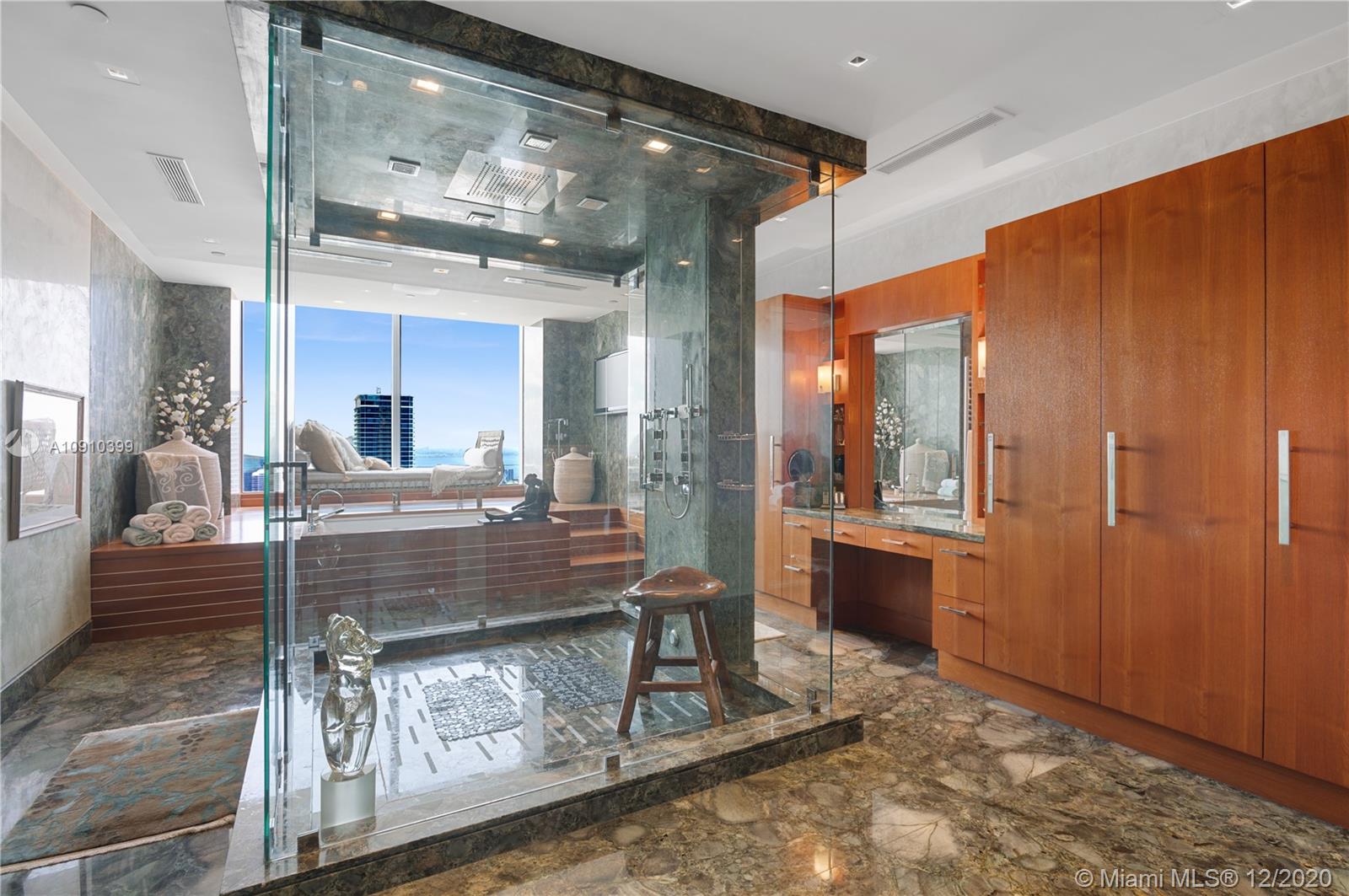 Four Seasons Residence - Residential