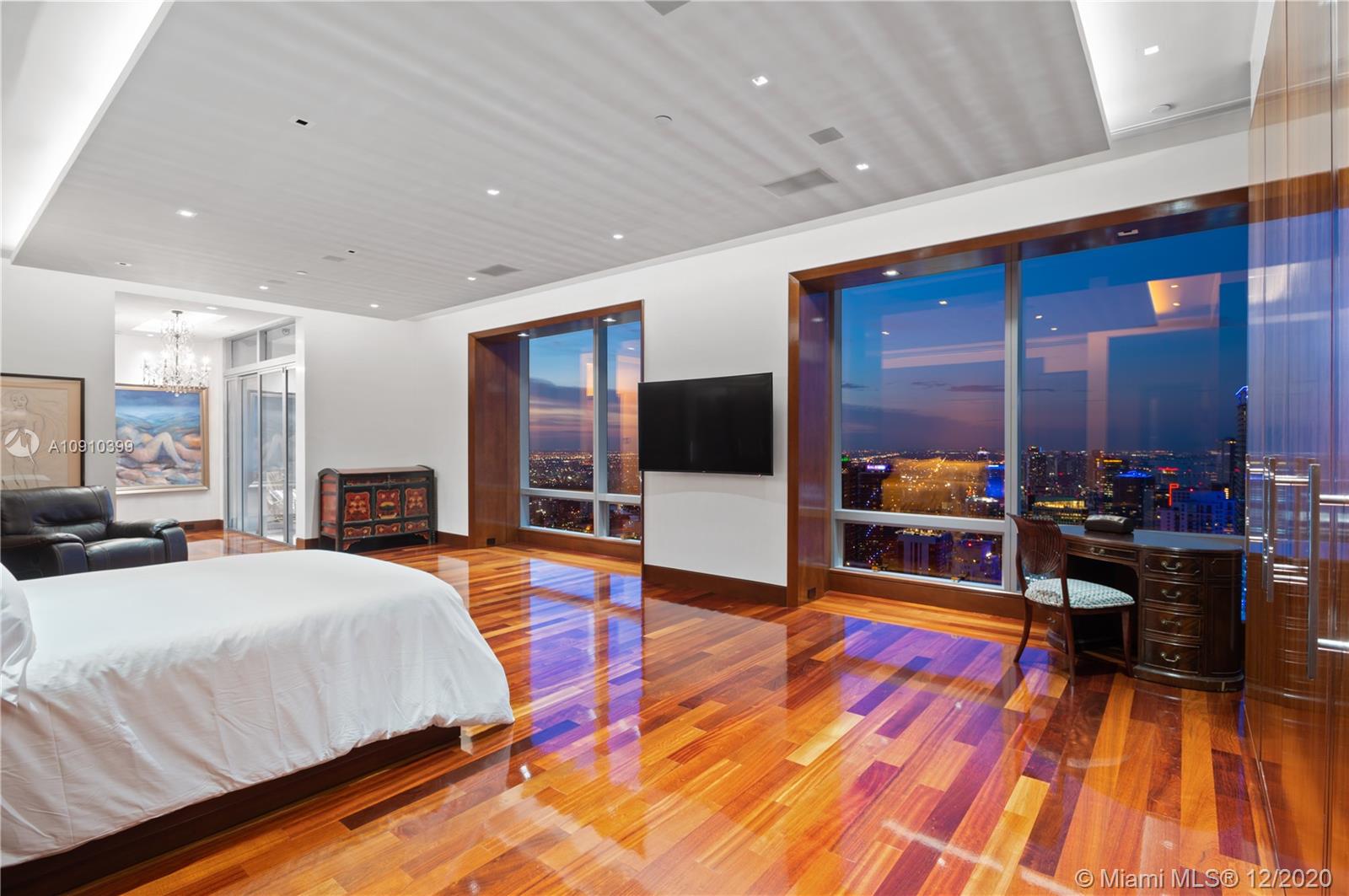 Four Seasons Residence - Residential