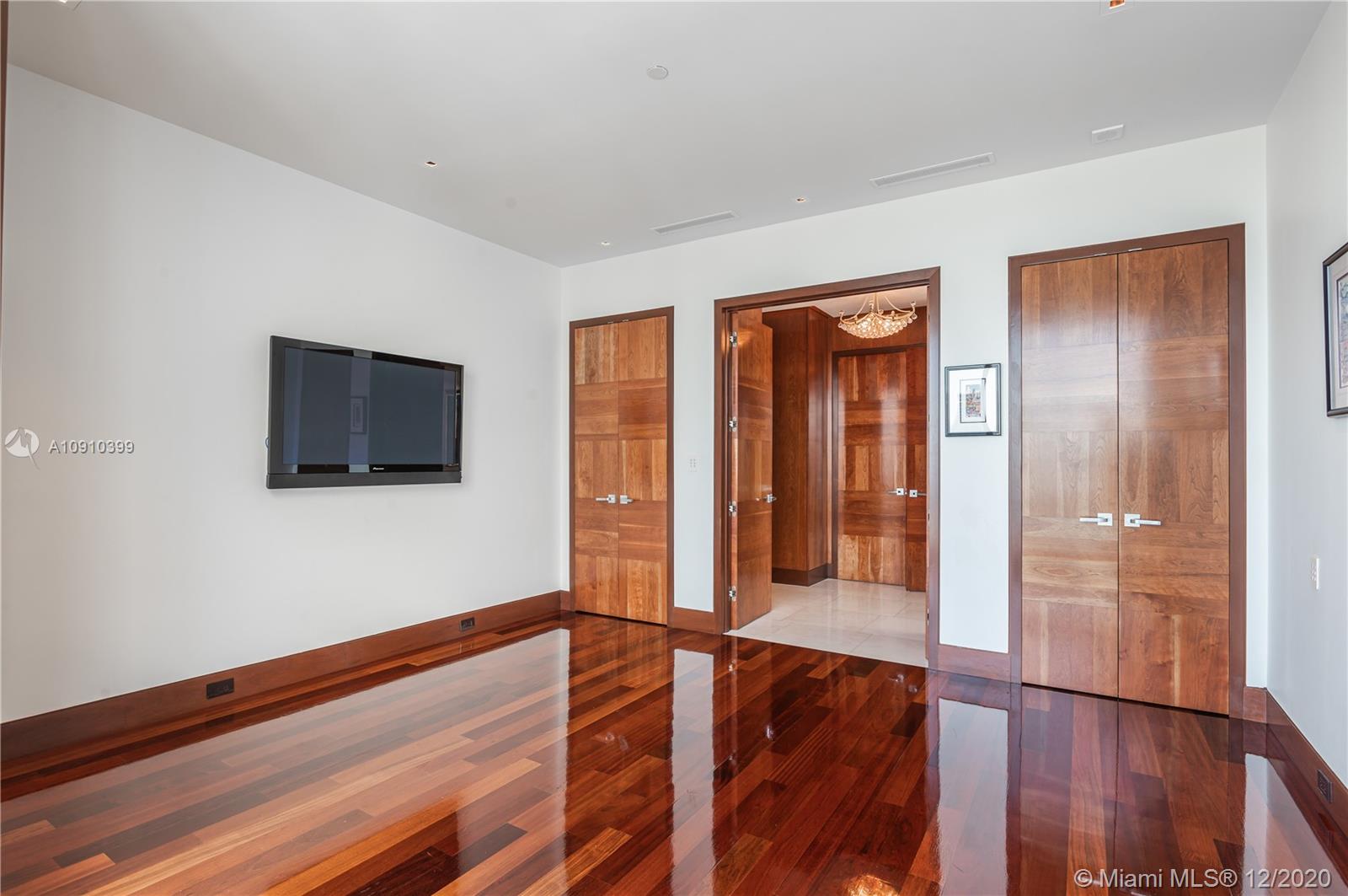 Four Seasons Residence - Residential