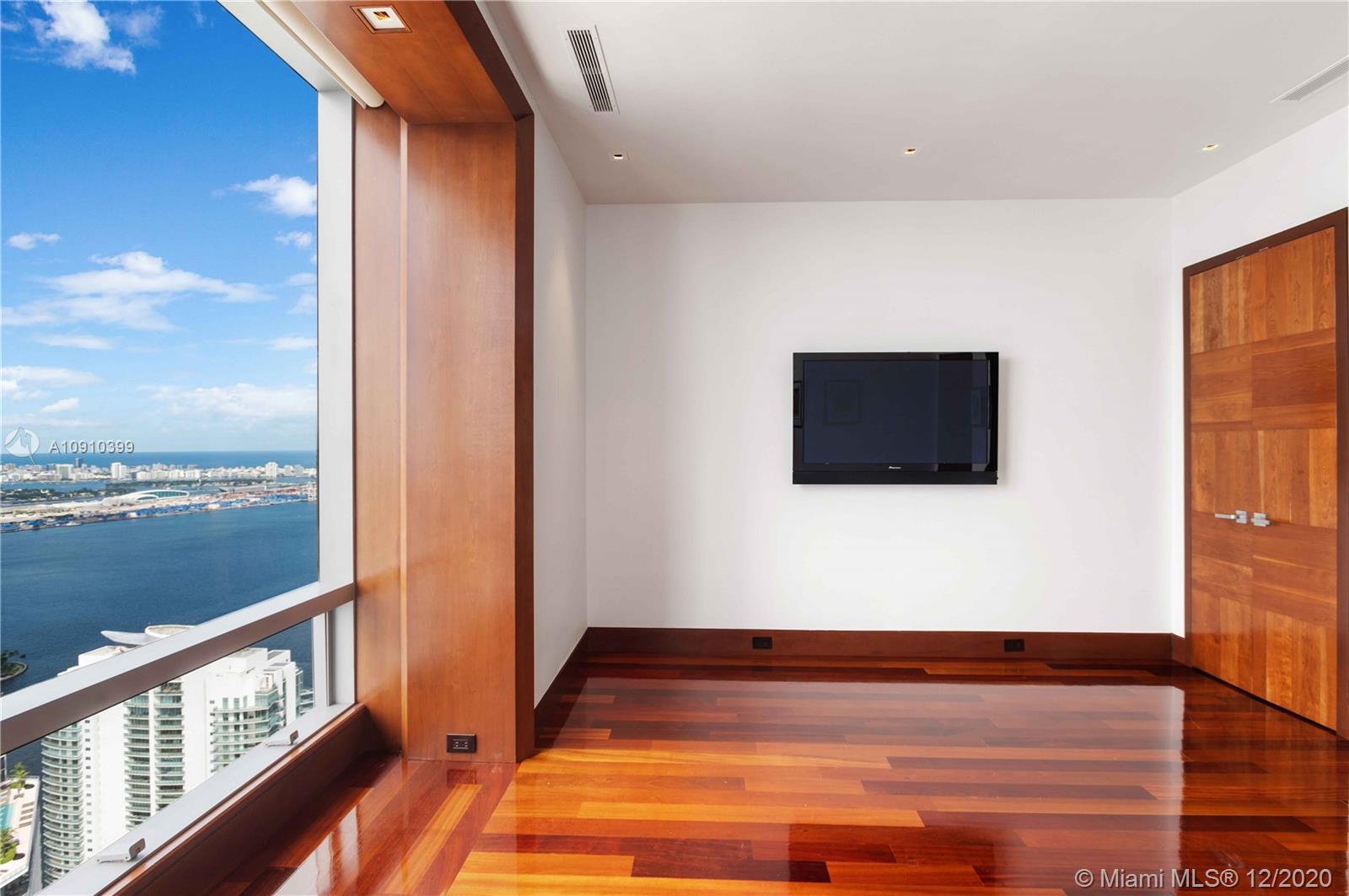 Four Seasons Residence - Residential